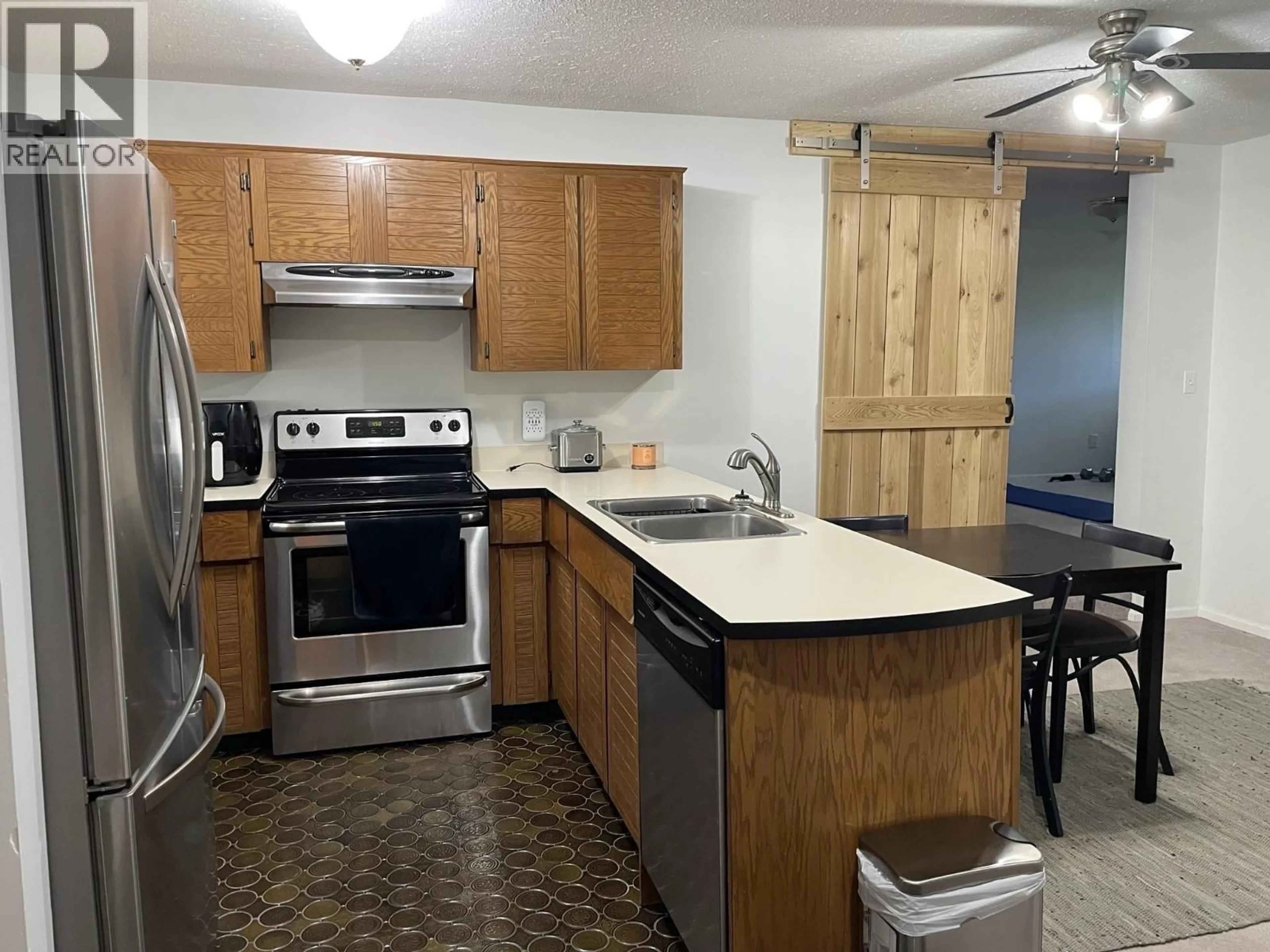 Standard kitchen, unknown for 10 - 4832 LAZELLE AVENUE, Terrace British Columbia V8G1T4