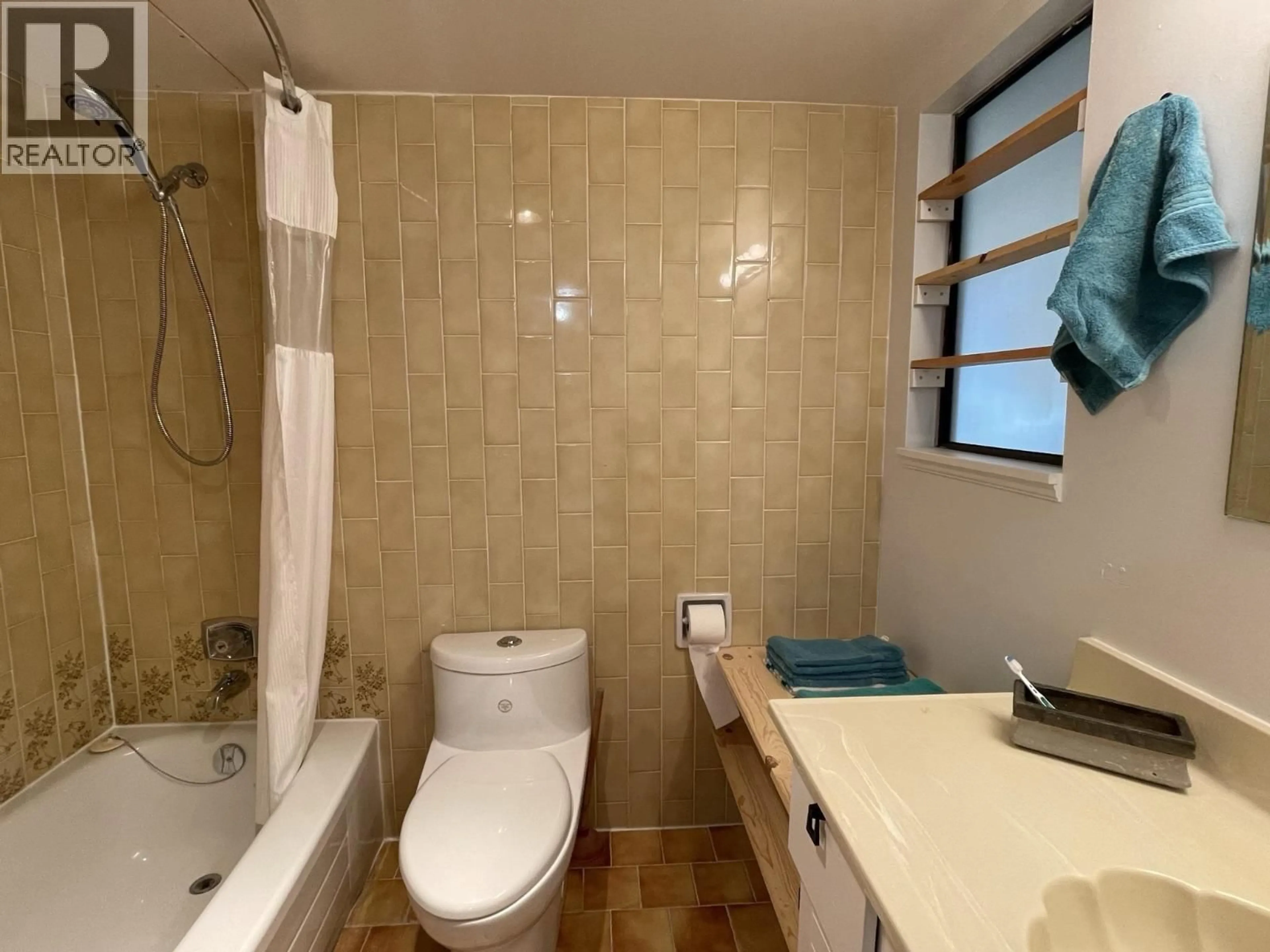 Standard bathroom, unknown for 10 - 4832 LAZELLE AVENUE, Terrace British Columbia V8G1T4