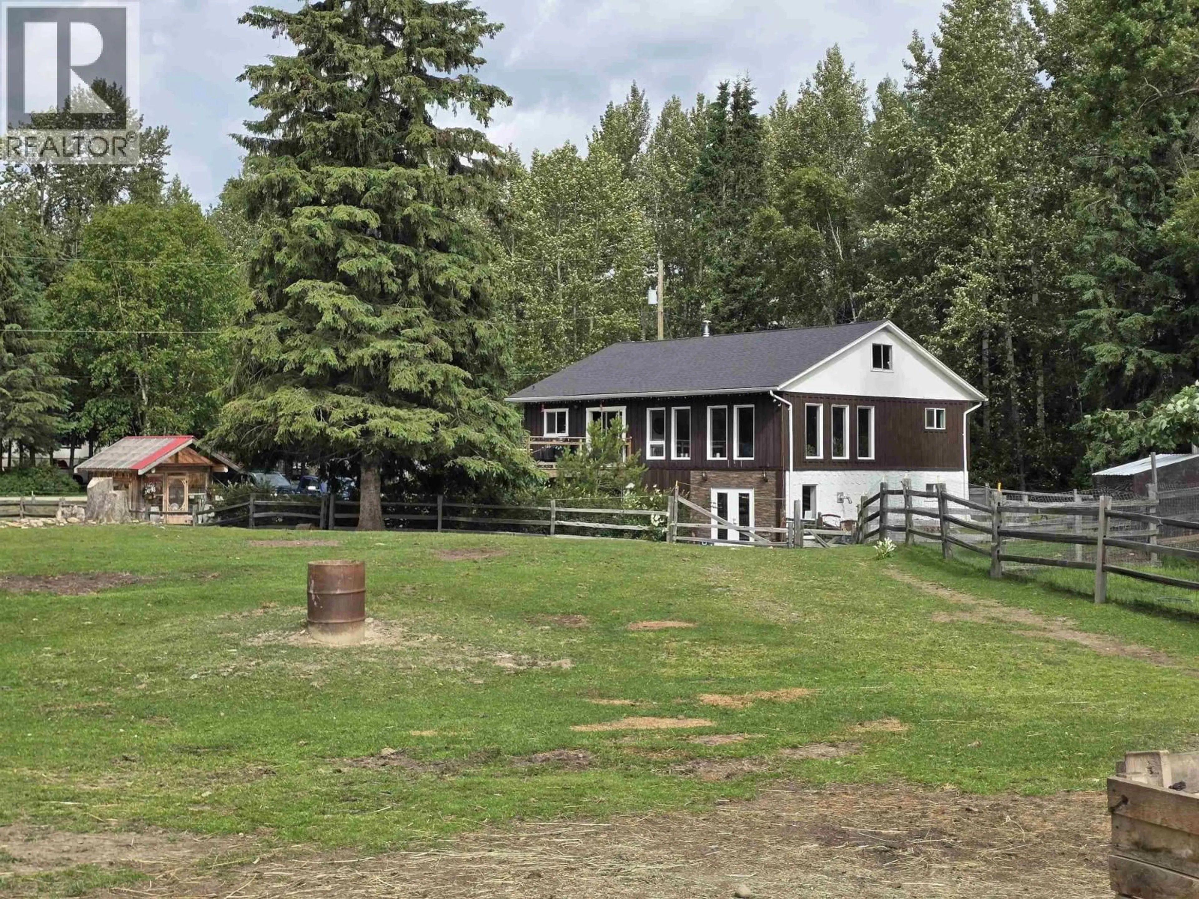 A pic from outside/outdoor area/front of a property/back of a property/a pic from drone, mountain view for 1350 DYKE ROAD, McBride British Columbia V0J2E0