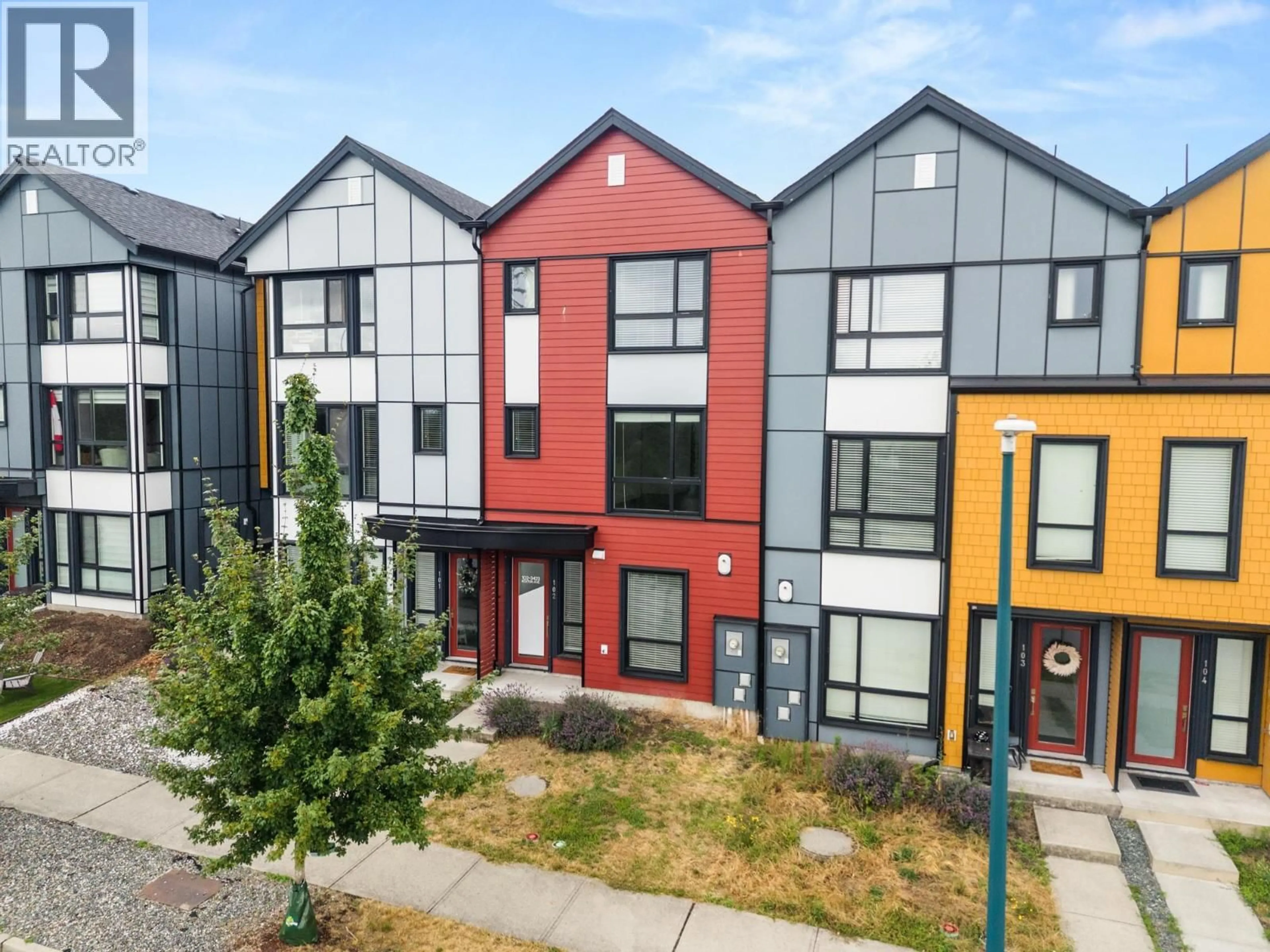 A pic from outside/outdoor area/front of a property/back of a property/a pic from drone, street for 102 - 3423 ROXTON AVENUE, Coquitlam British Columbia V3B0G7