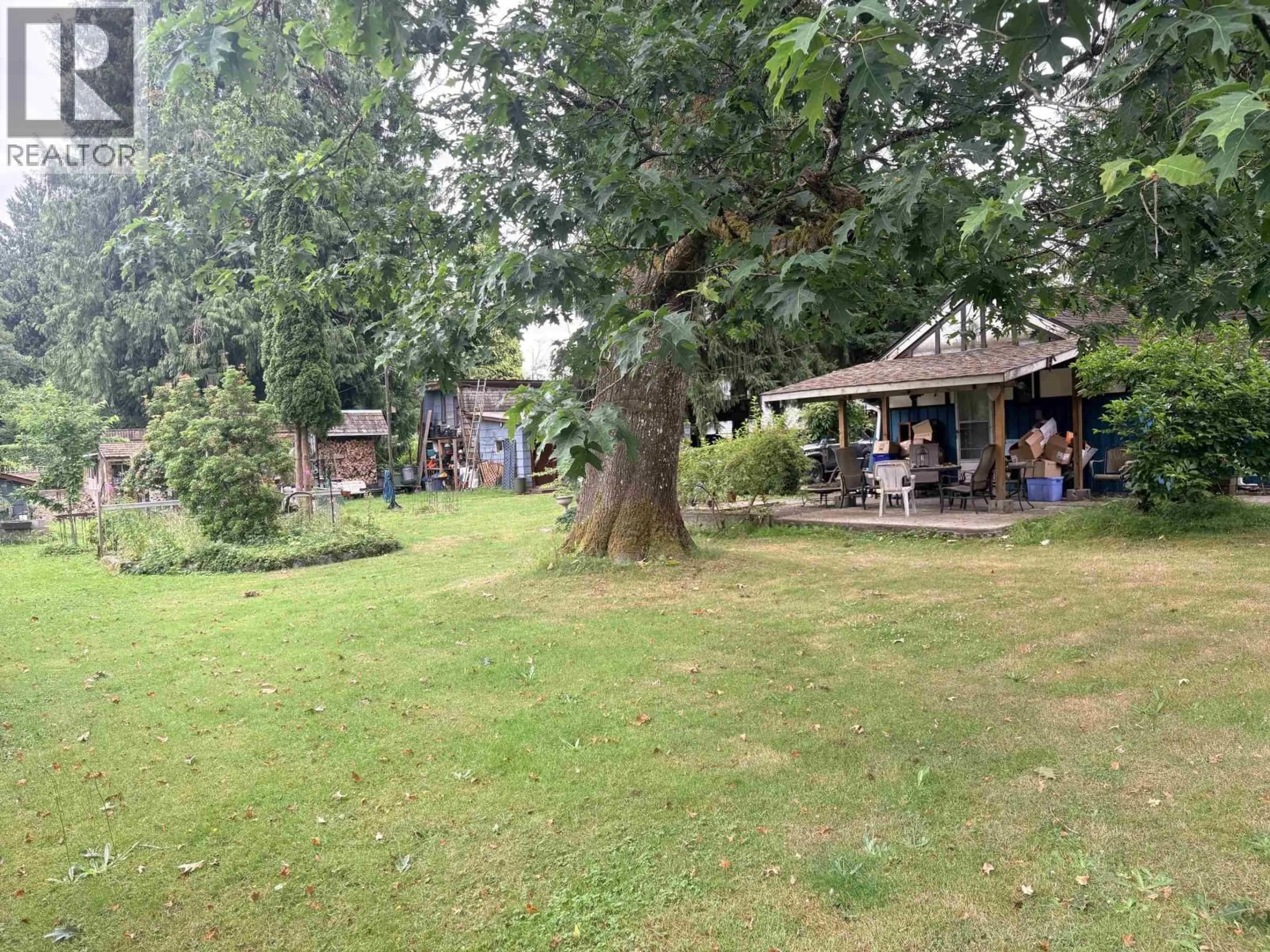 A pic from outside/outdoor area/front of a property/back of a property/a pic from drone, forest/trees view for 11428 207 STREET, Maple Ridge British Columbia V2X1W8