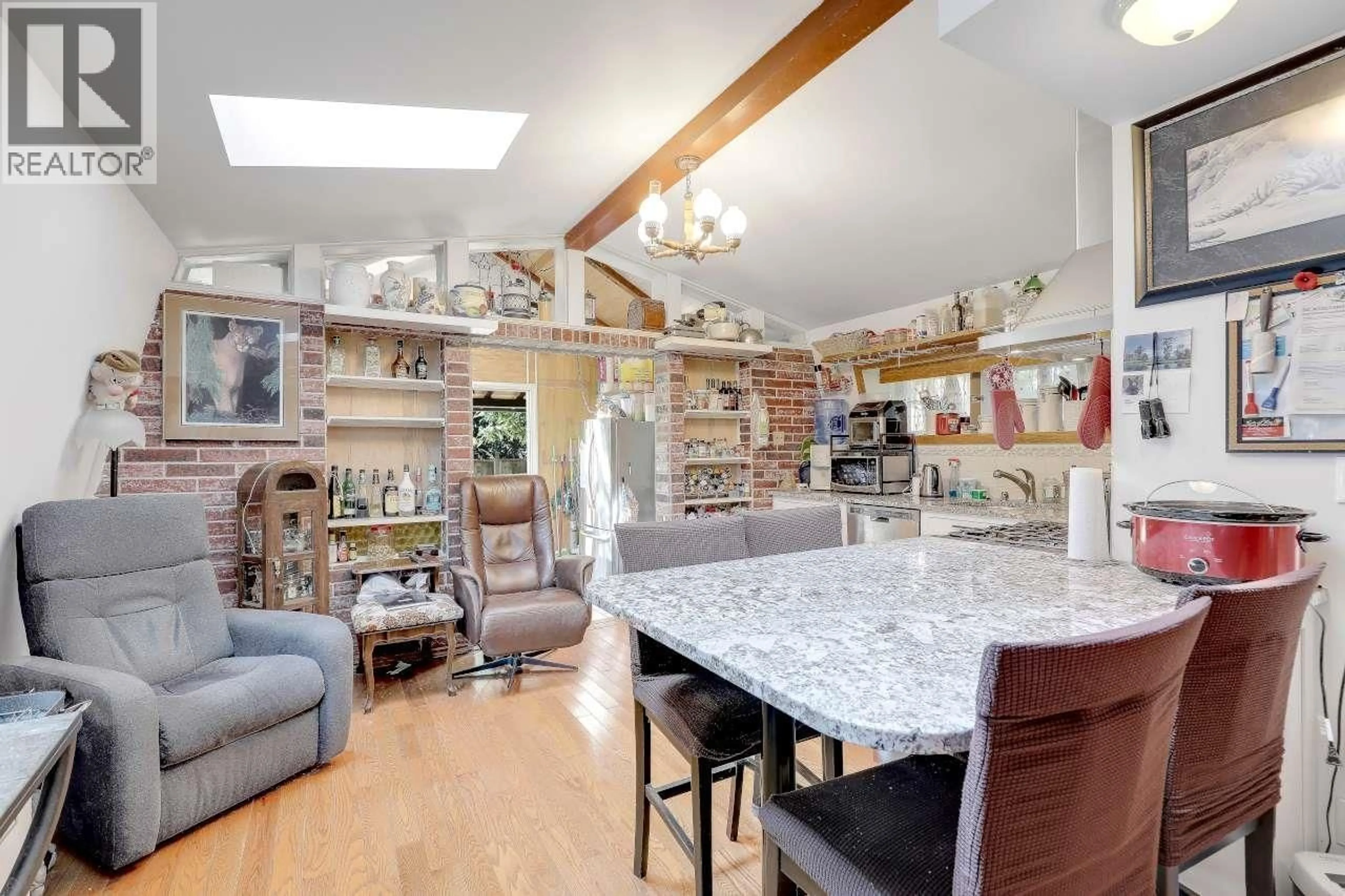 Open concept kitchen, unknown for 11428 207 STREET, Maple Ridge British Columbia V2X1W8