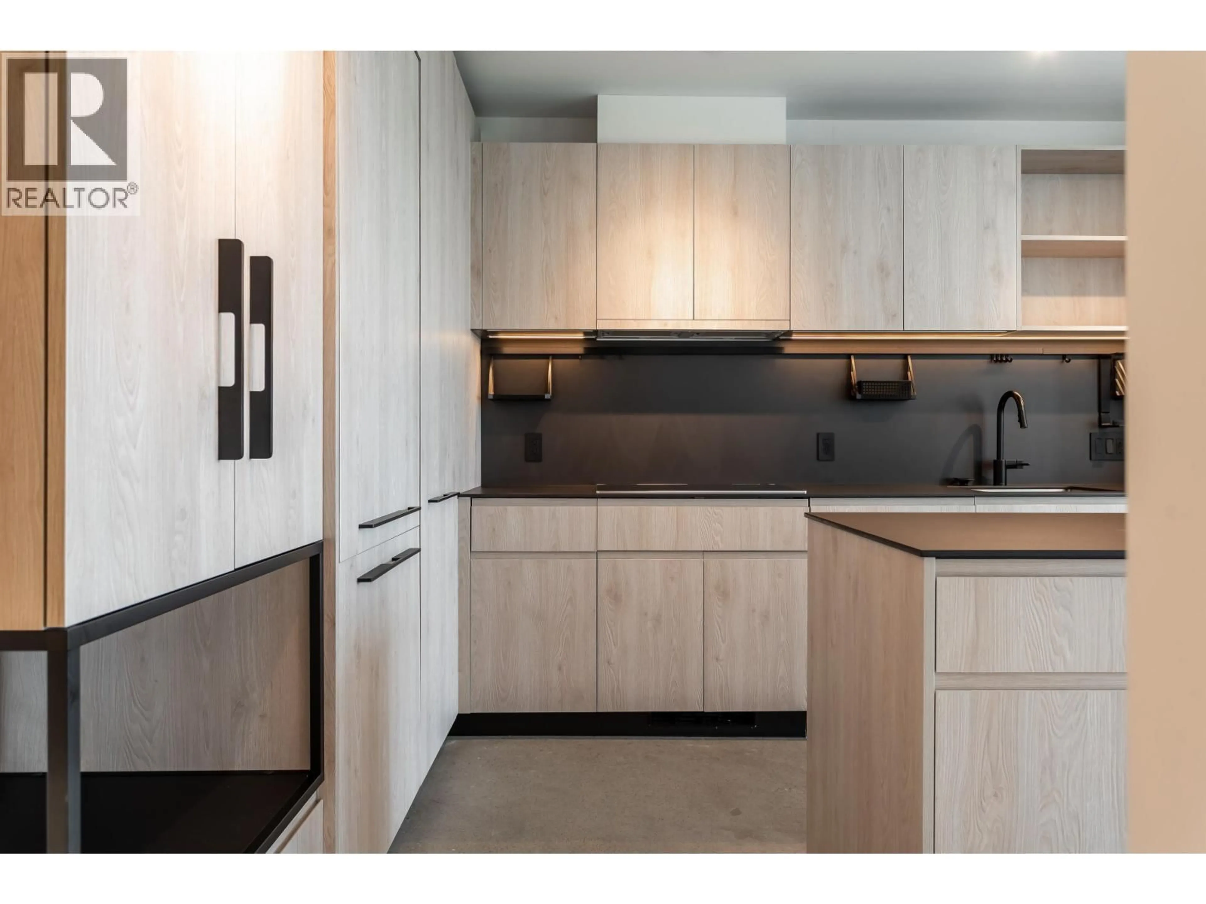 Standard kitchen, unknown for 1302 - 3996 DUMFRIES STREET, Vancouver British Columbia V5N0J1