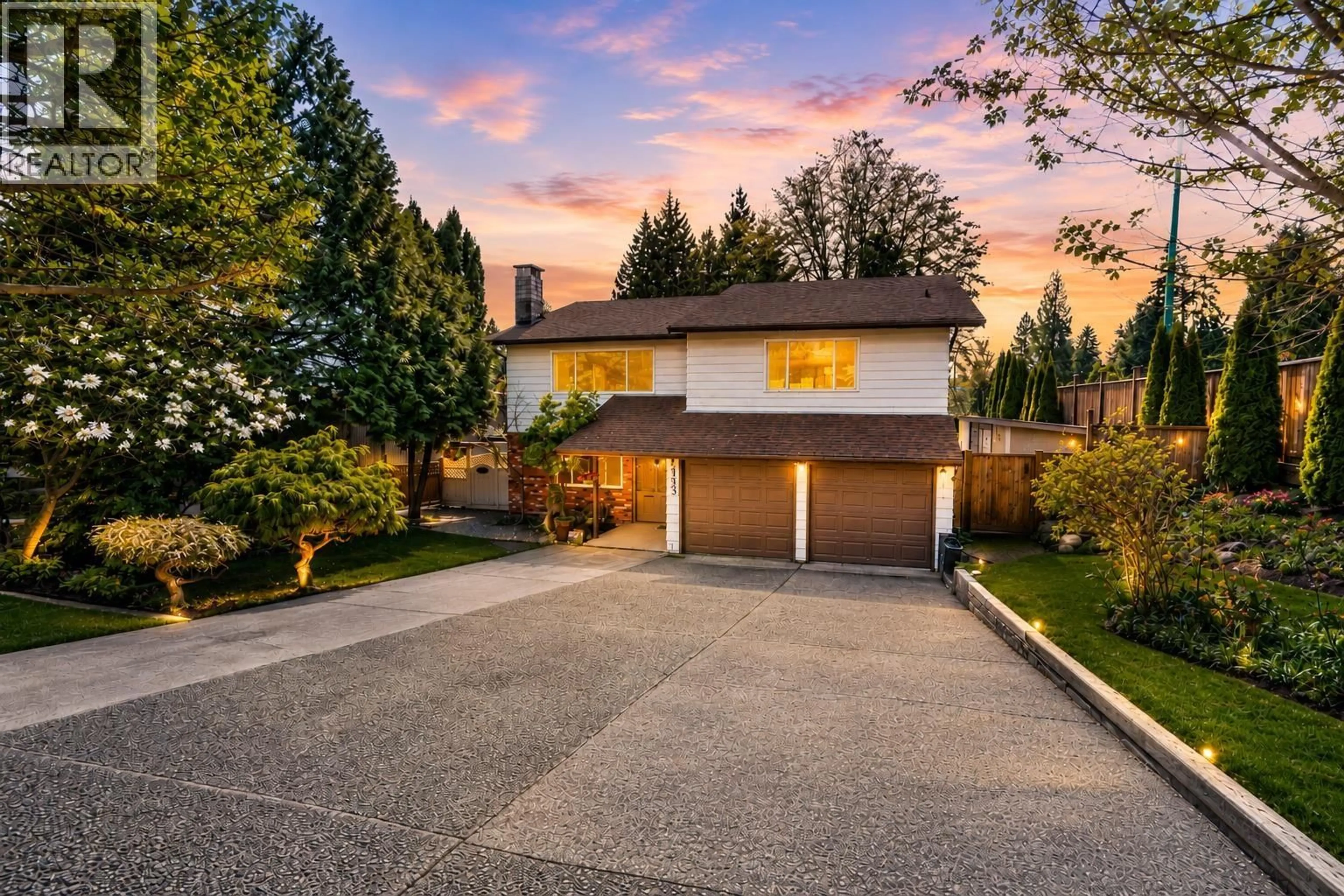 Unknown for 2333 KIRKSTONE ROAD, North Vancouver British Columbia V7J3M1