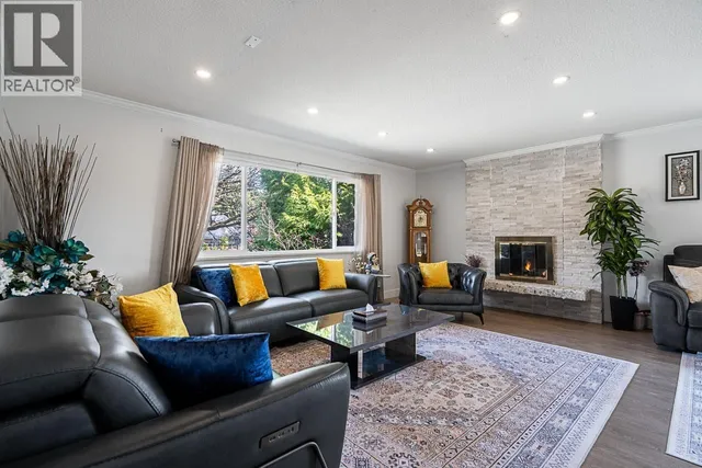 2333 KIRKSTONE ROAD, North Vancouver 2