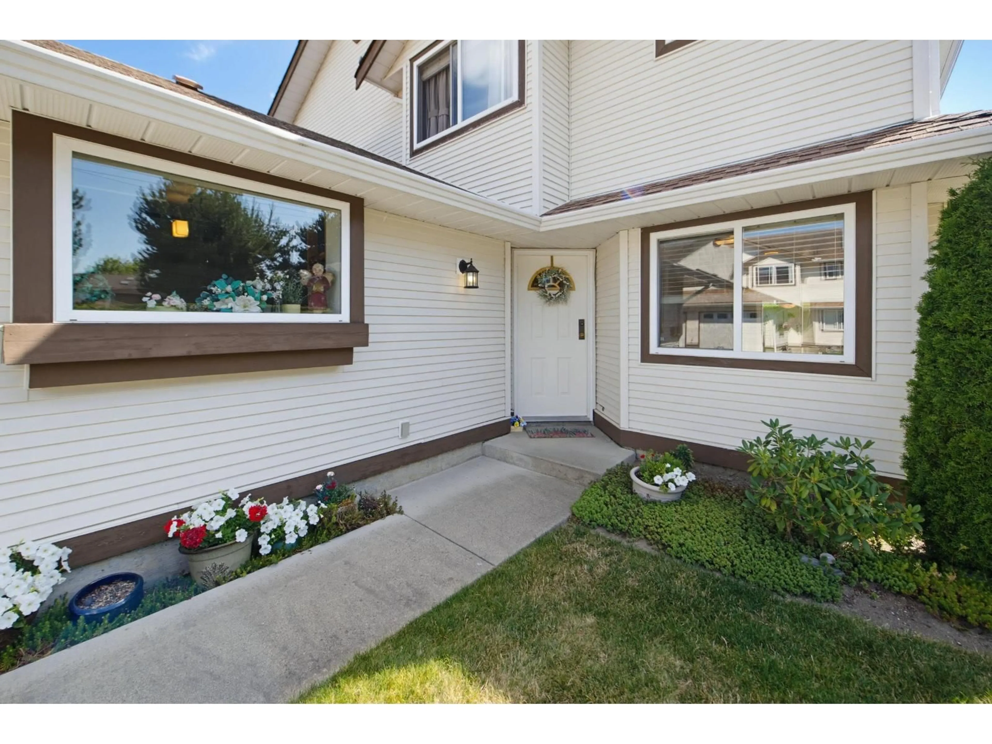 Unknown for 9 - 46349 CESSNA DRIVE, Chilliwack British Columbia V2P1A7