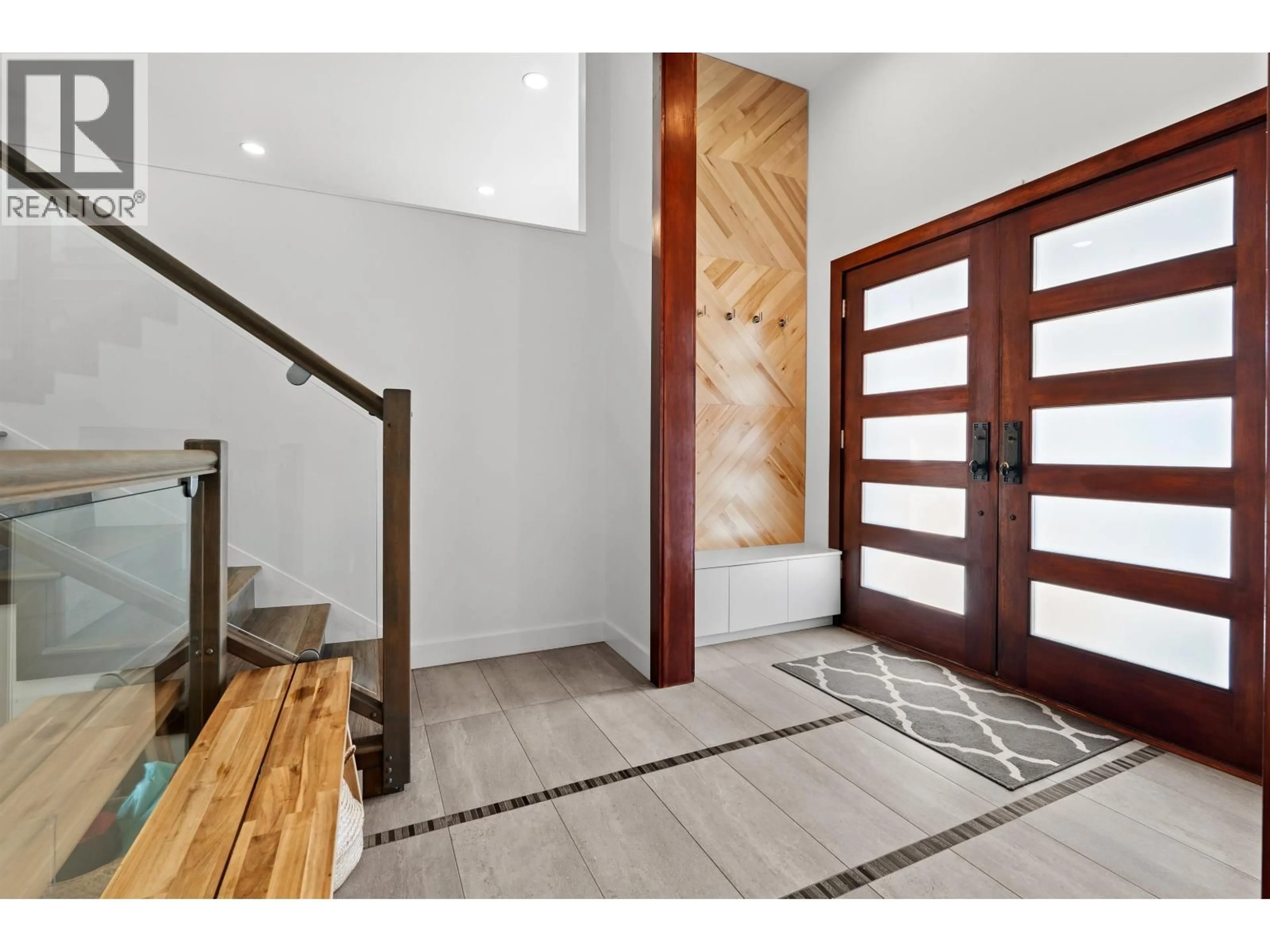 Indoor entryway for 603 RIALTO COURT, Coquitlam British Columbia V3J6K7