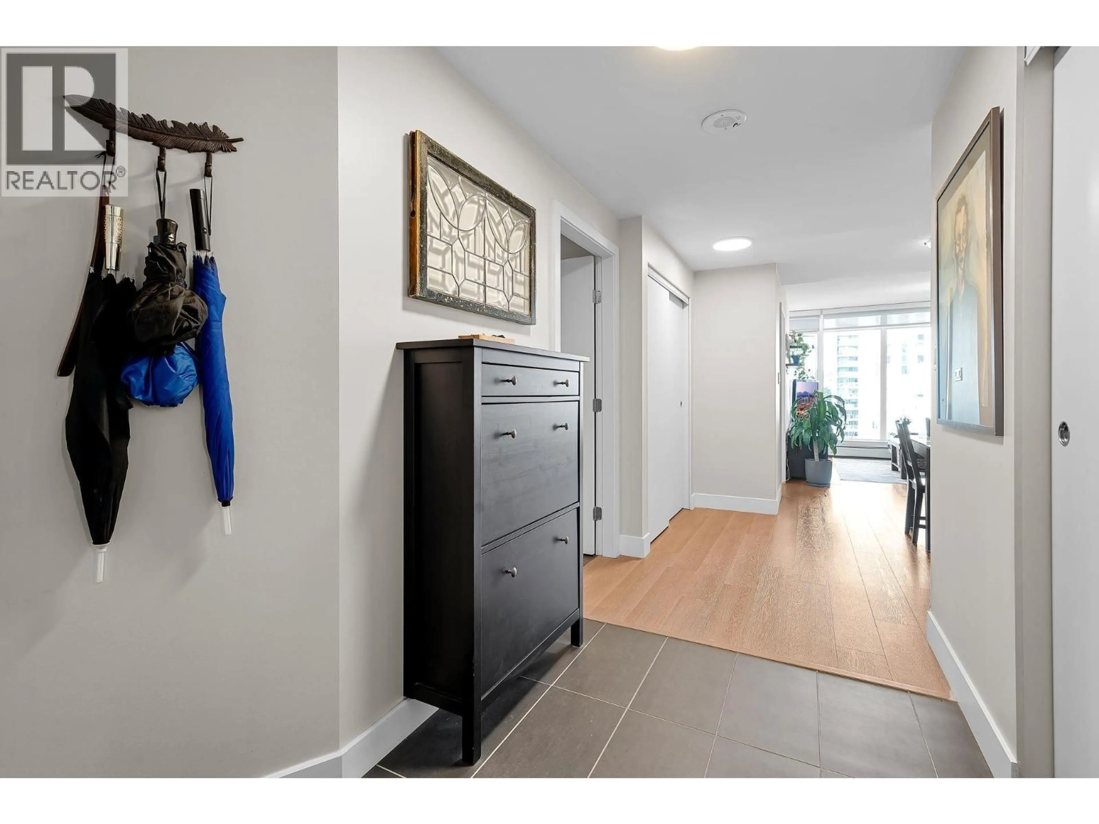 Indoor entryway for 907 - 175 WEST 2ND ST STREET, North Vancouver British Columbia V7M0A5
