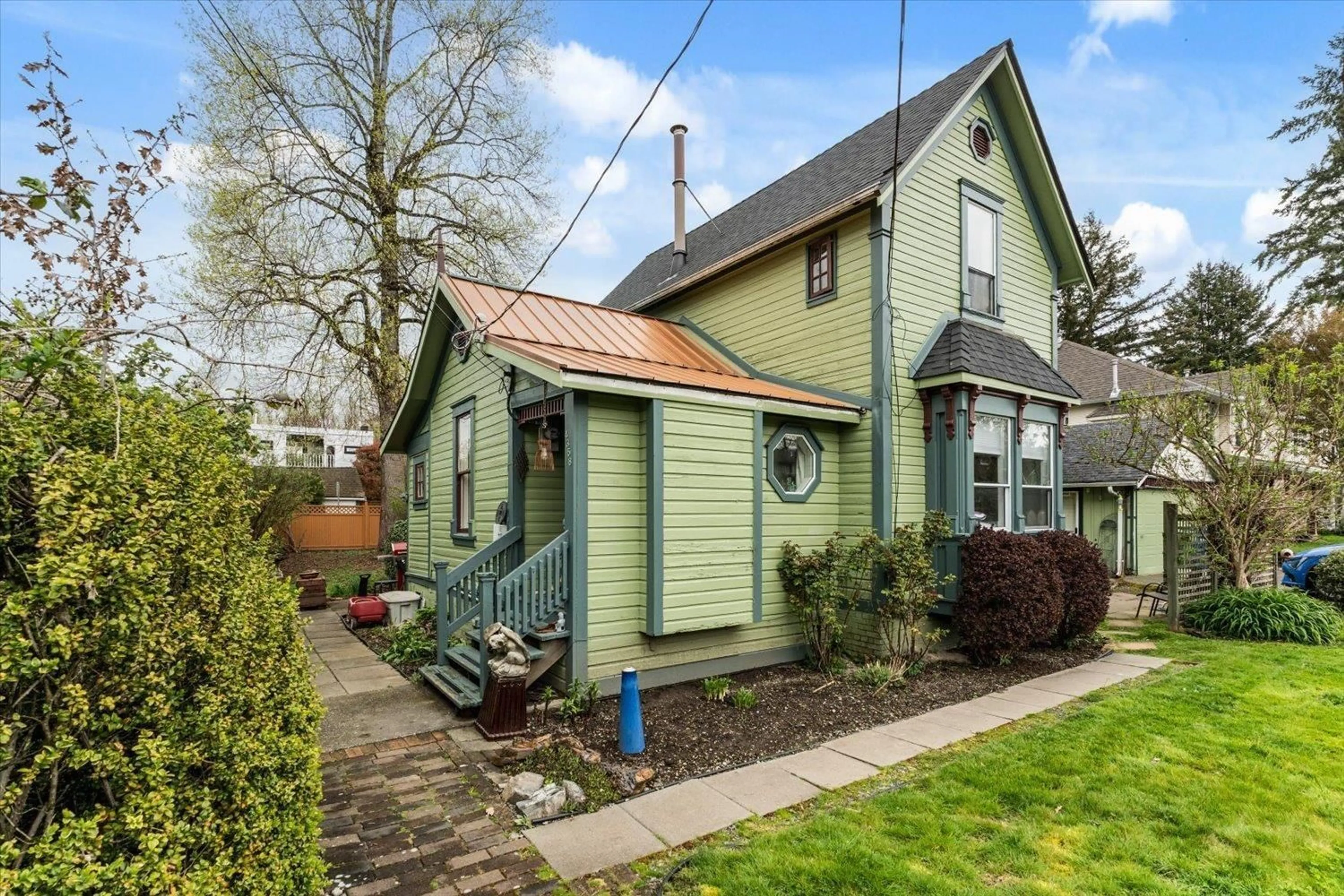 Home with vinyl exterior material, street for 4358 WRIGHT STREET, Abbotsford British Columbia V2S7Y8