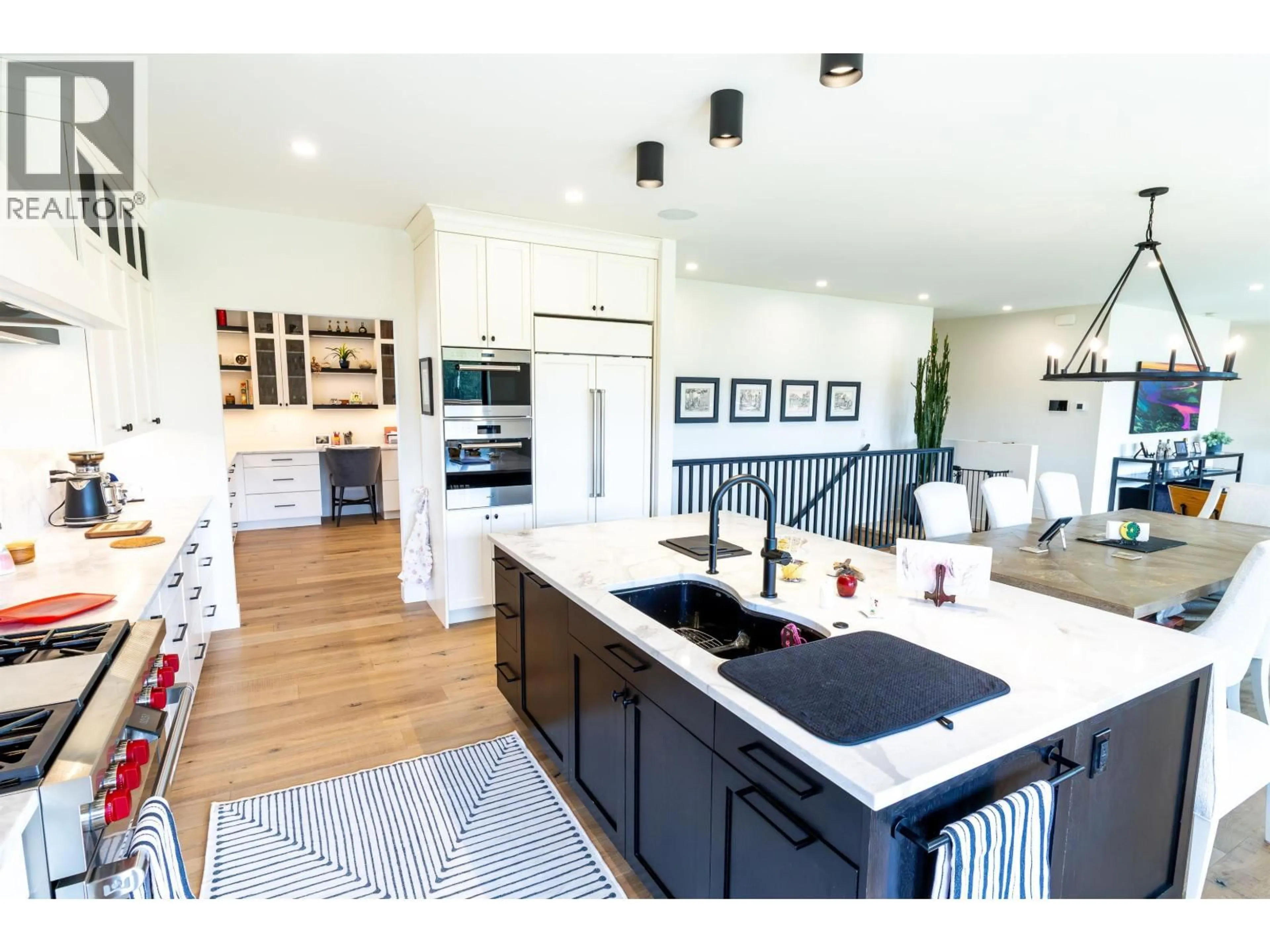 Open concept kitchen, unknown for 11229 112 AVENUE, Fort St. John British Columbia V1J0R5