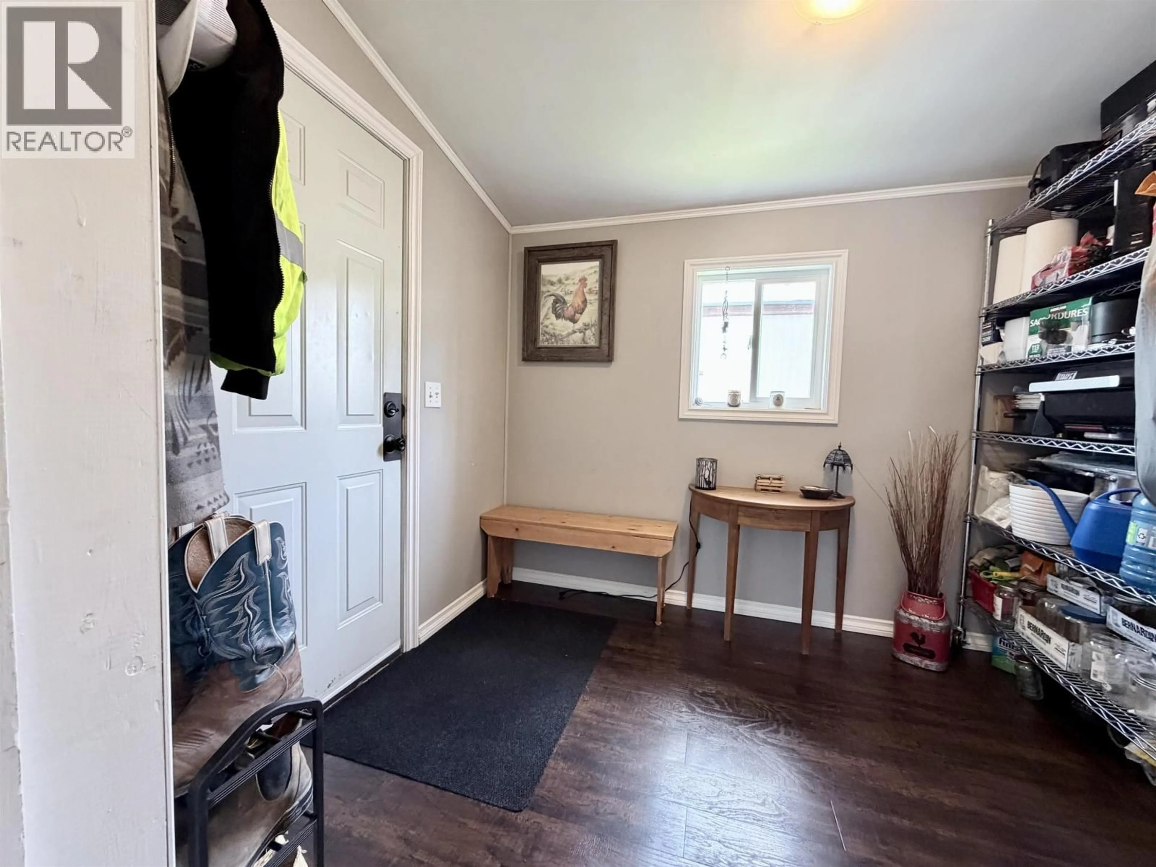 Indoor entryway for 10 - 2091 16 HIGHWAY, Vanderhoof British Columbia V0J3A0