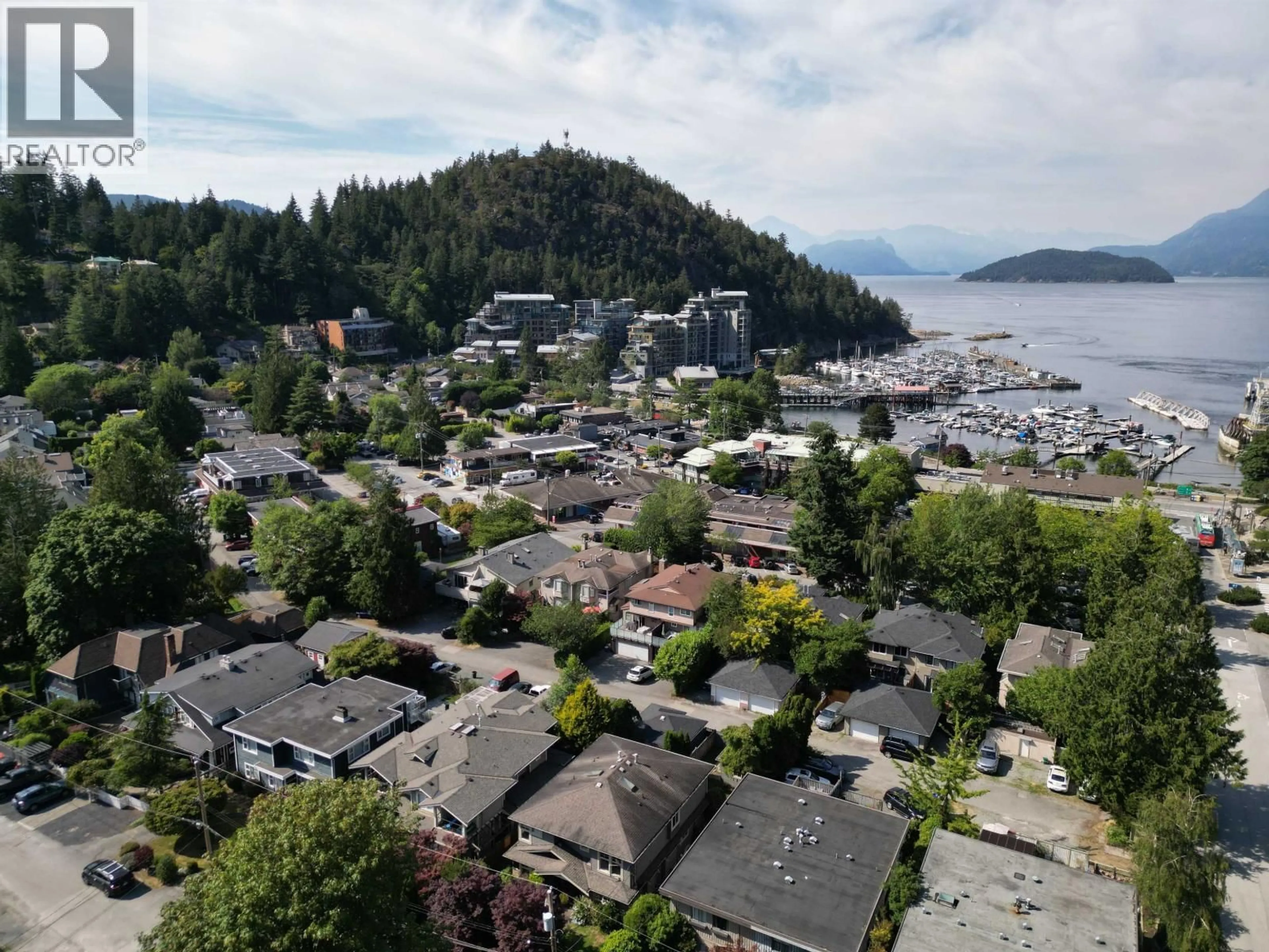 A pic from outside/outdoor area/front of a property/back of a property/a pic from drone, unknown for 6339 DOUGLAS STREET, West Vancouver British Columbia V7W2G1