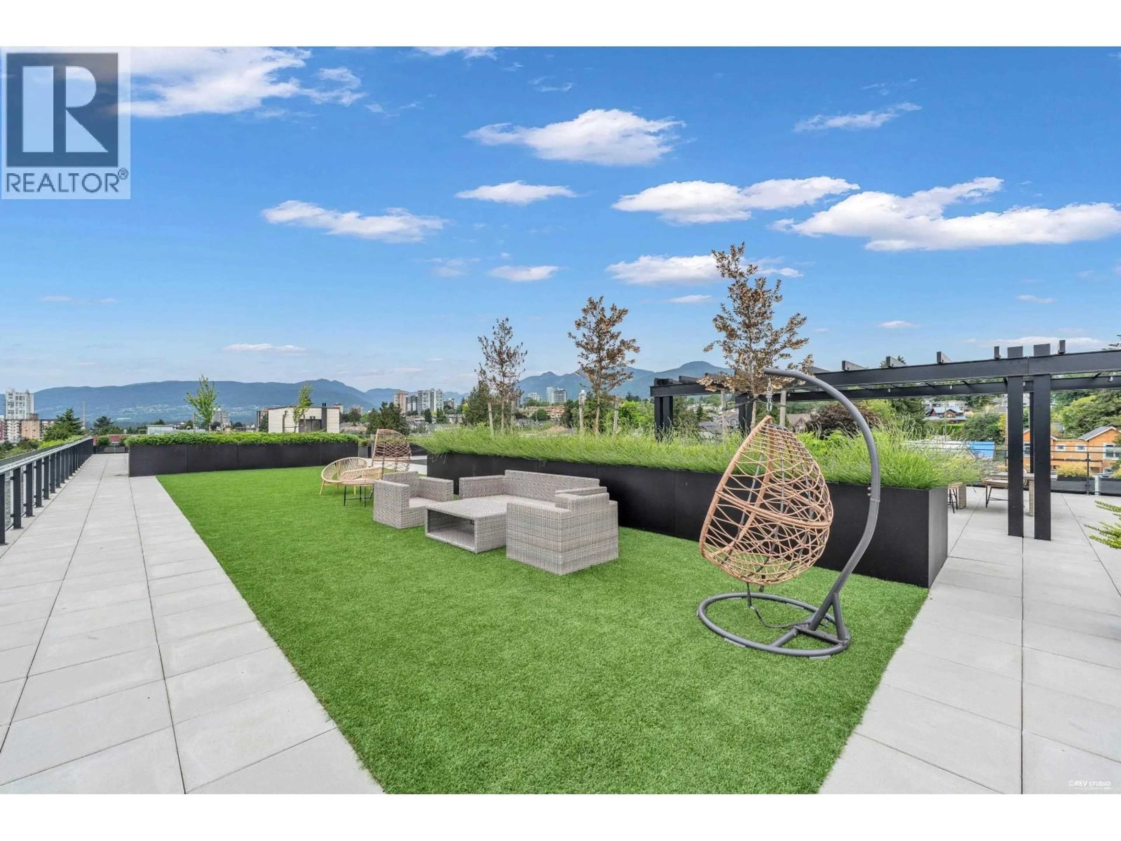 Patio, water/lake/river/ocean view for 510 - 422 3RD STREET, North Vancouver British Columbia V7L0K1