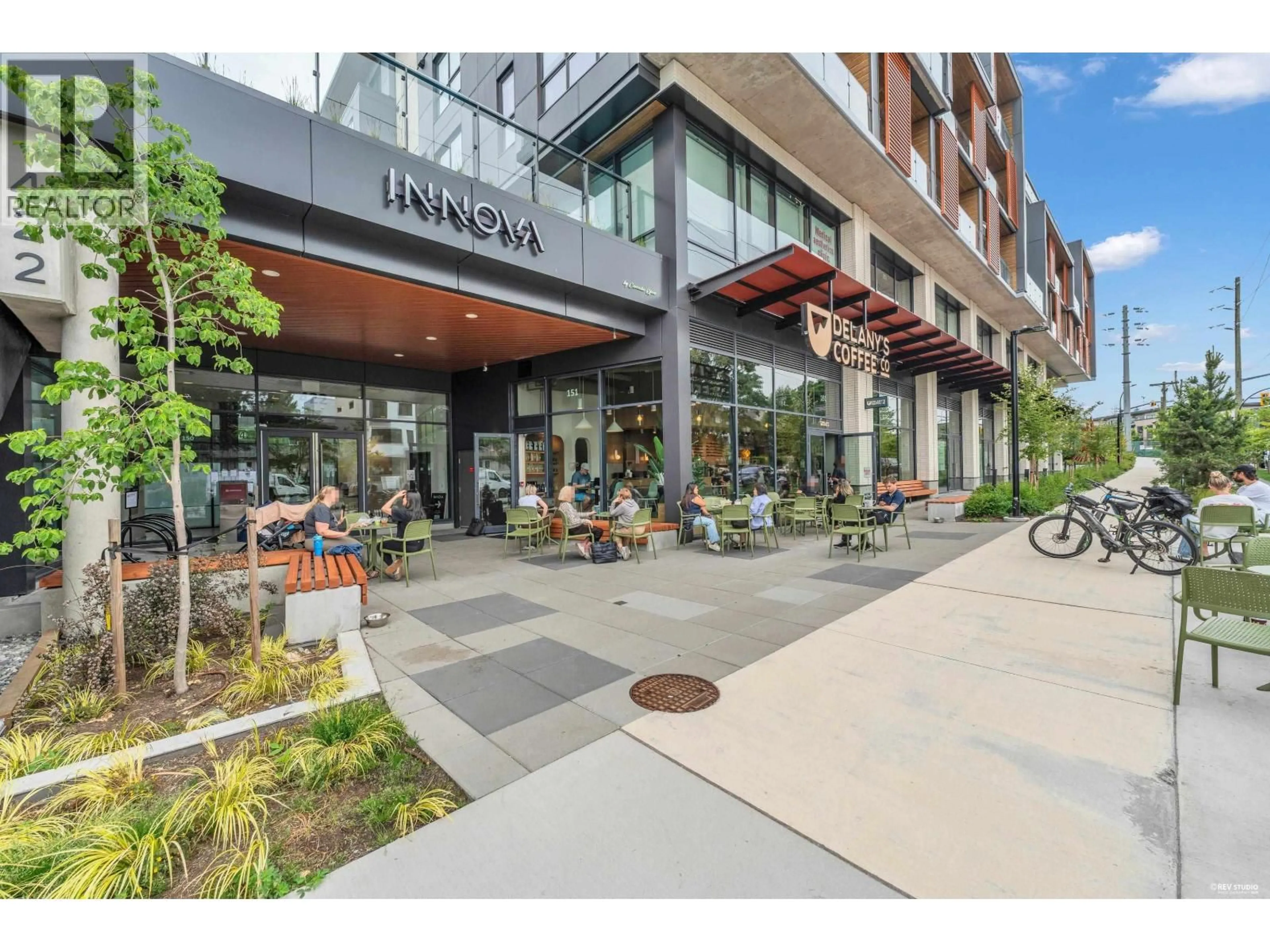 Indoor foyer for 510 - 422 3RD STREET, North Vancouver British Columbia V7L0K1