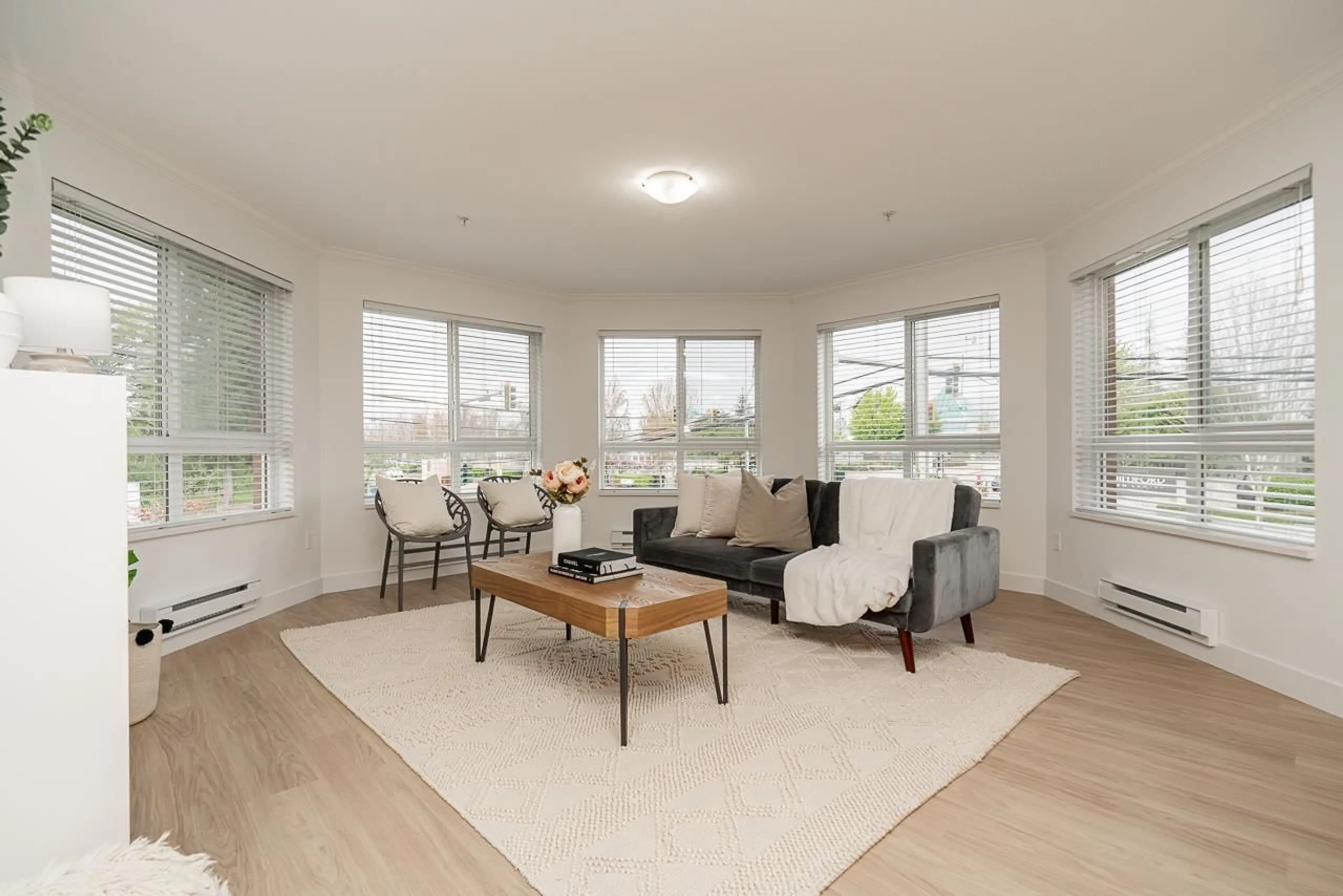 Living room with furniture, unknown for 215 - 14960 102A AVENUE, Surrey British Columbia V3R6A3