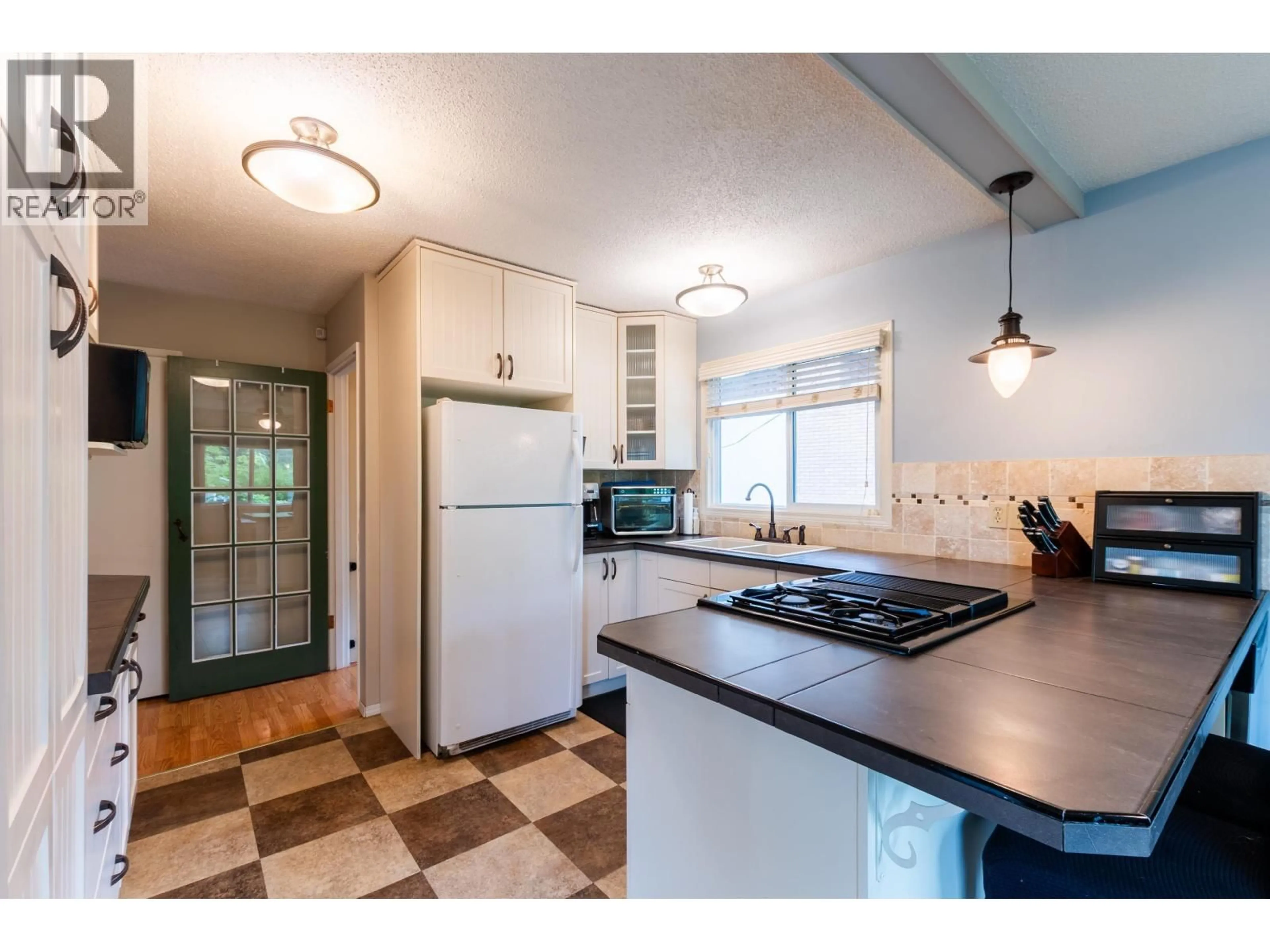 Unknown for 2750 OAK STREET, Prince George British Columbia V2L2A8