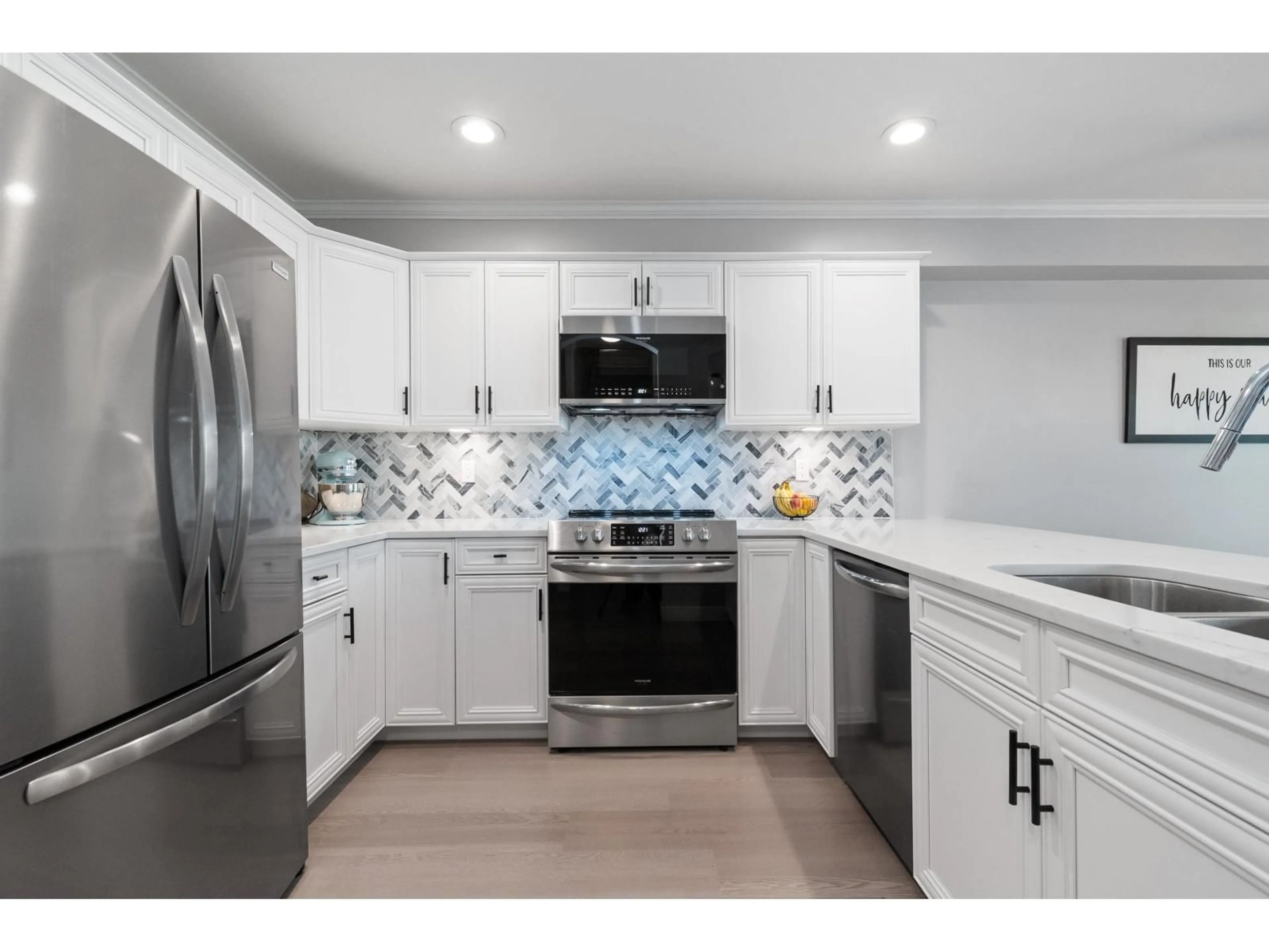 Open concept kitchen, ceramic/tile floor for 25 - 7475 GARNET DRIVE, Chilliwack British Columbia V2R5W7