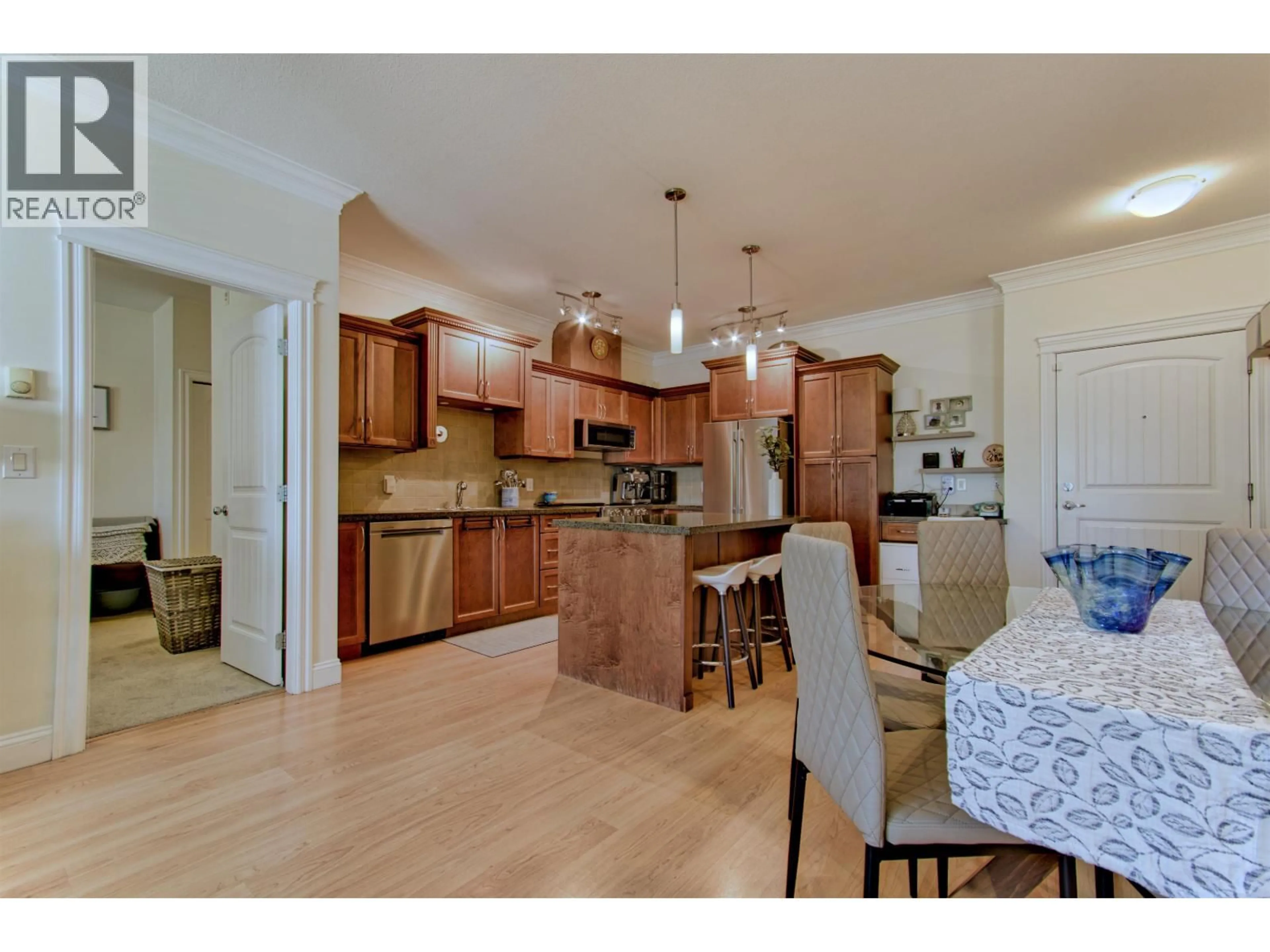 Open concept kitchen, unknown for 407 - 22150 DEWDNEY TRUNK ROAD, Maple Ridge British Columbia V2X3H6