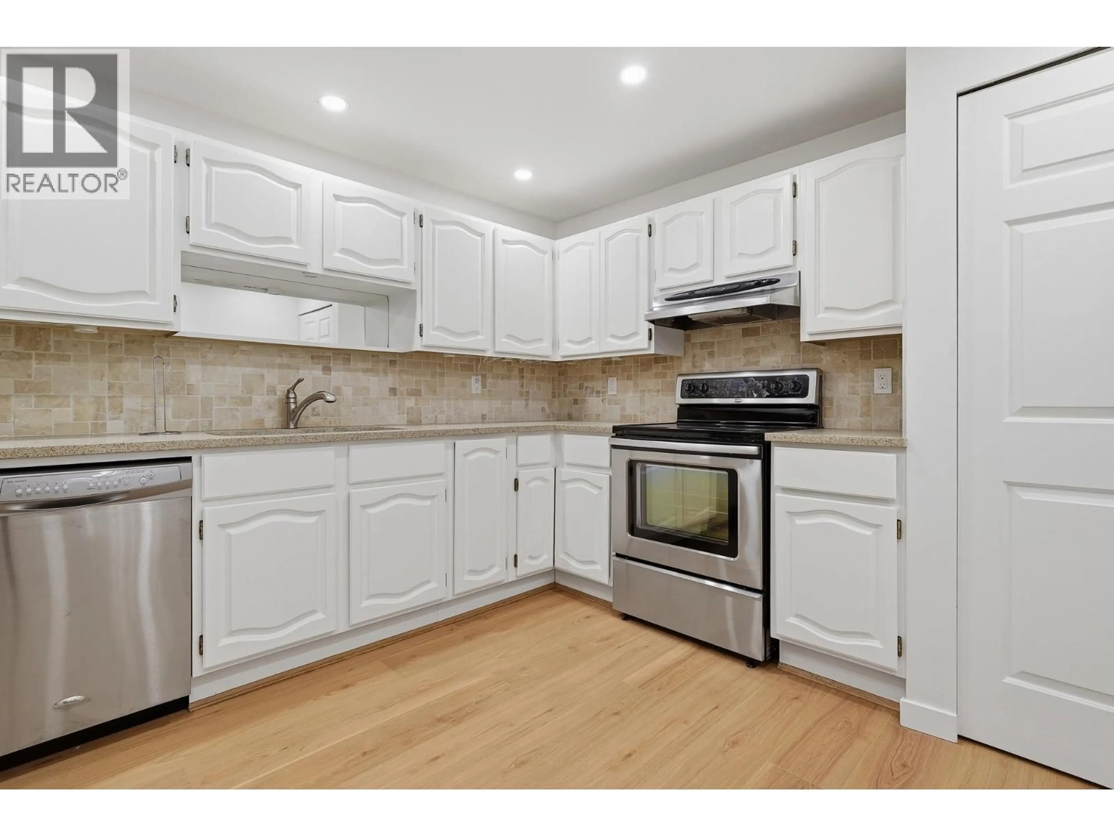 Standard kitchen, wood/laminate floor for 201 - 1150 54A STREET, Delta British Columbia V4M4B5