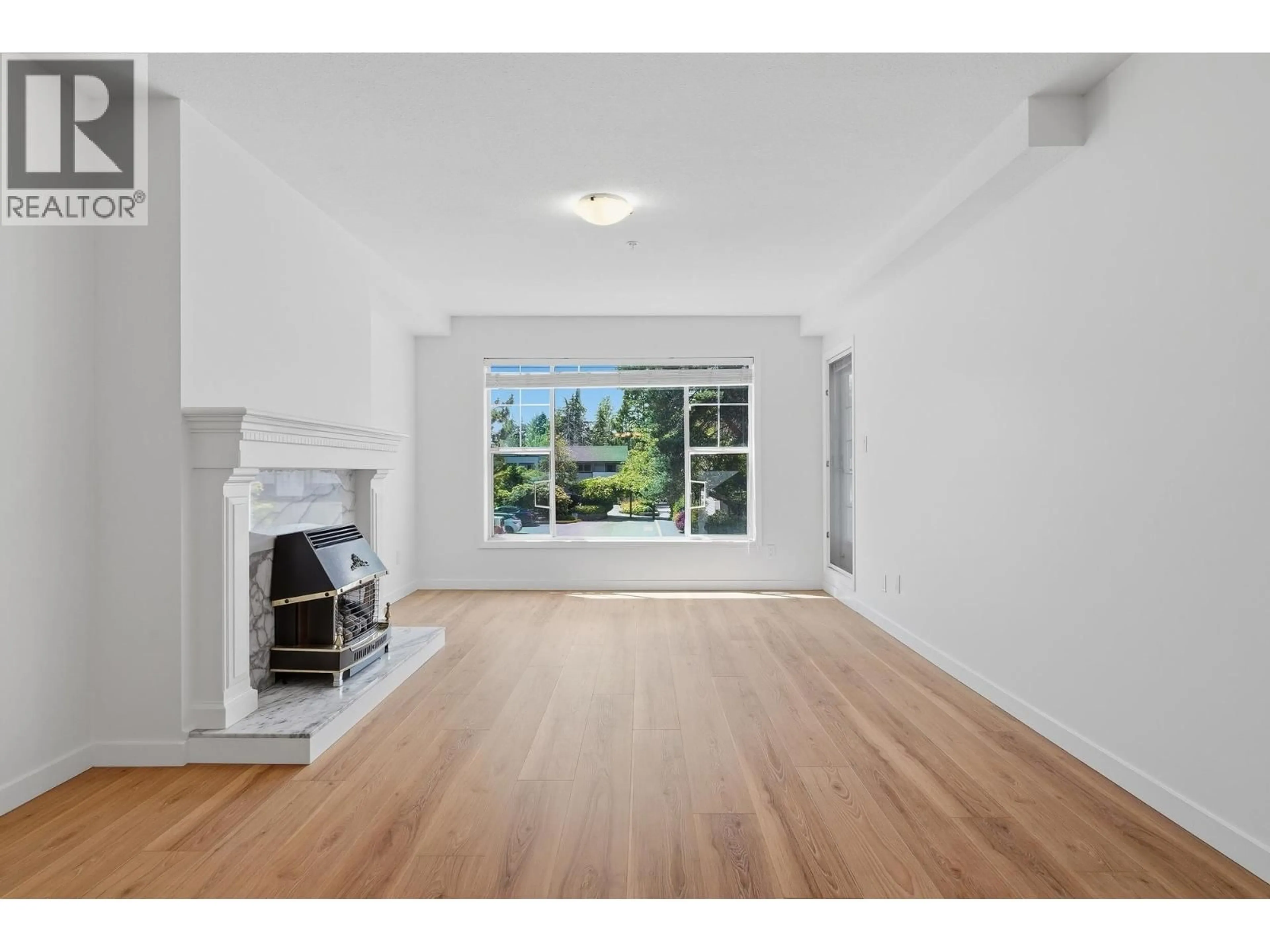 A pic of a room for 201 - 1150 54A STREET, Delta British Columbia V4M4B5