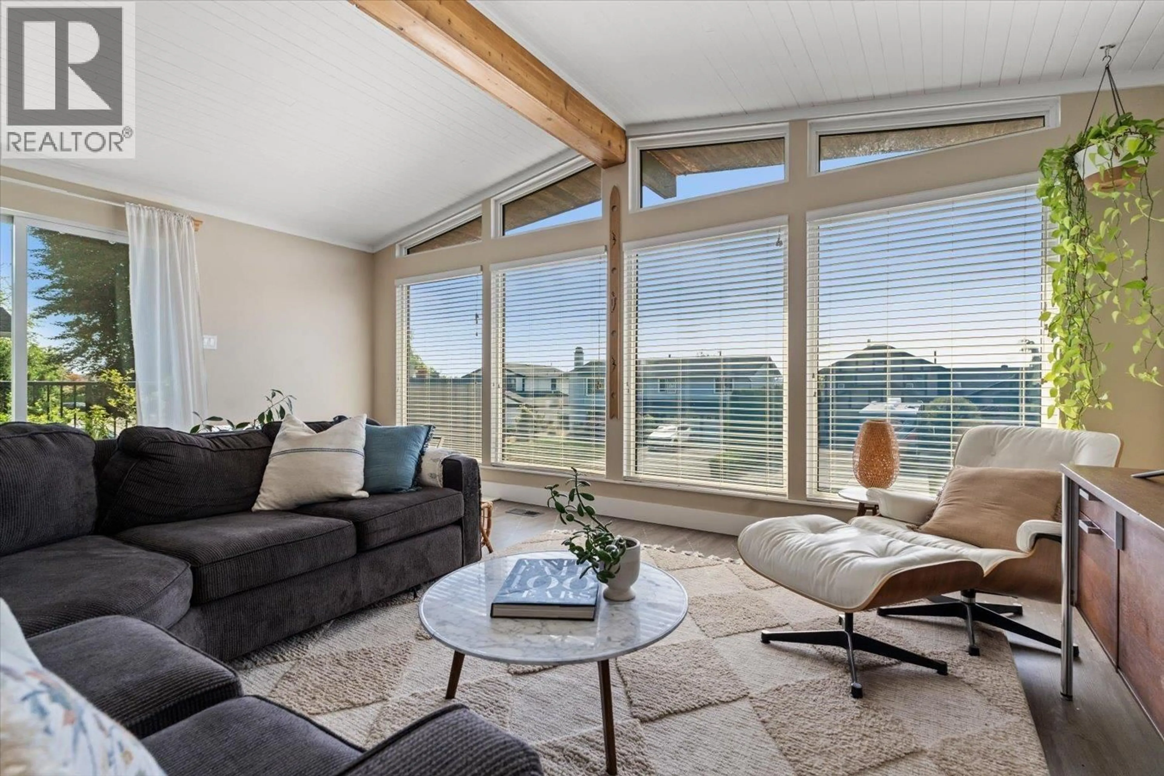 Living room with furniture, unknown for 18844 120B AVENUE, Pitt Meadows British Columbia V3Y1W2