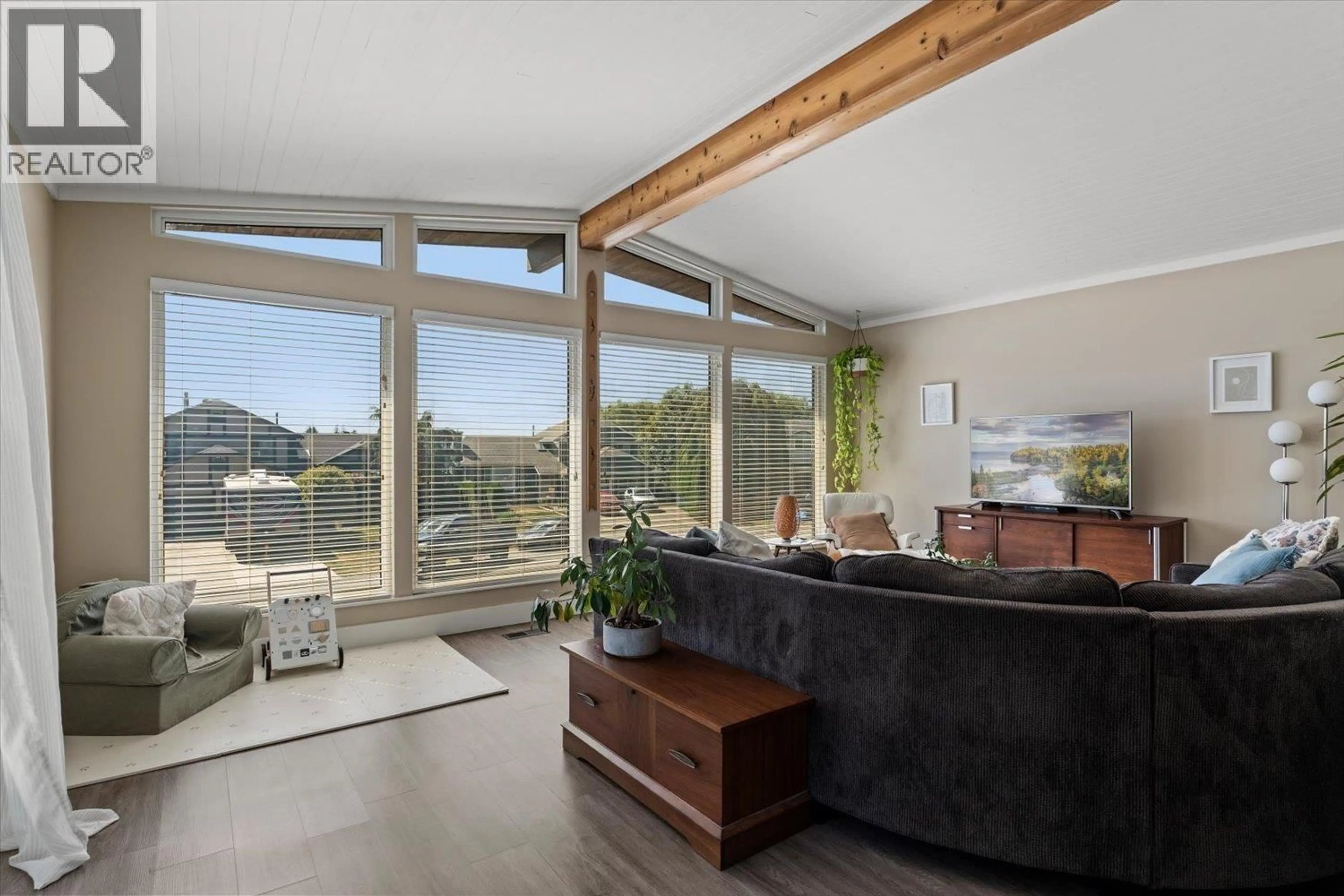 Living room with furniture, unknown for 18844 120B AVENUE, Pitt Meadows British Columbia V3Y1W2