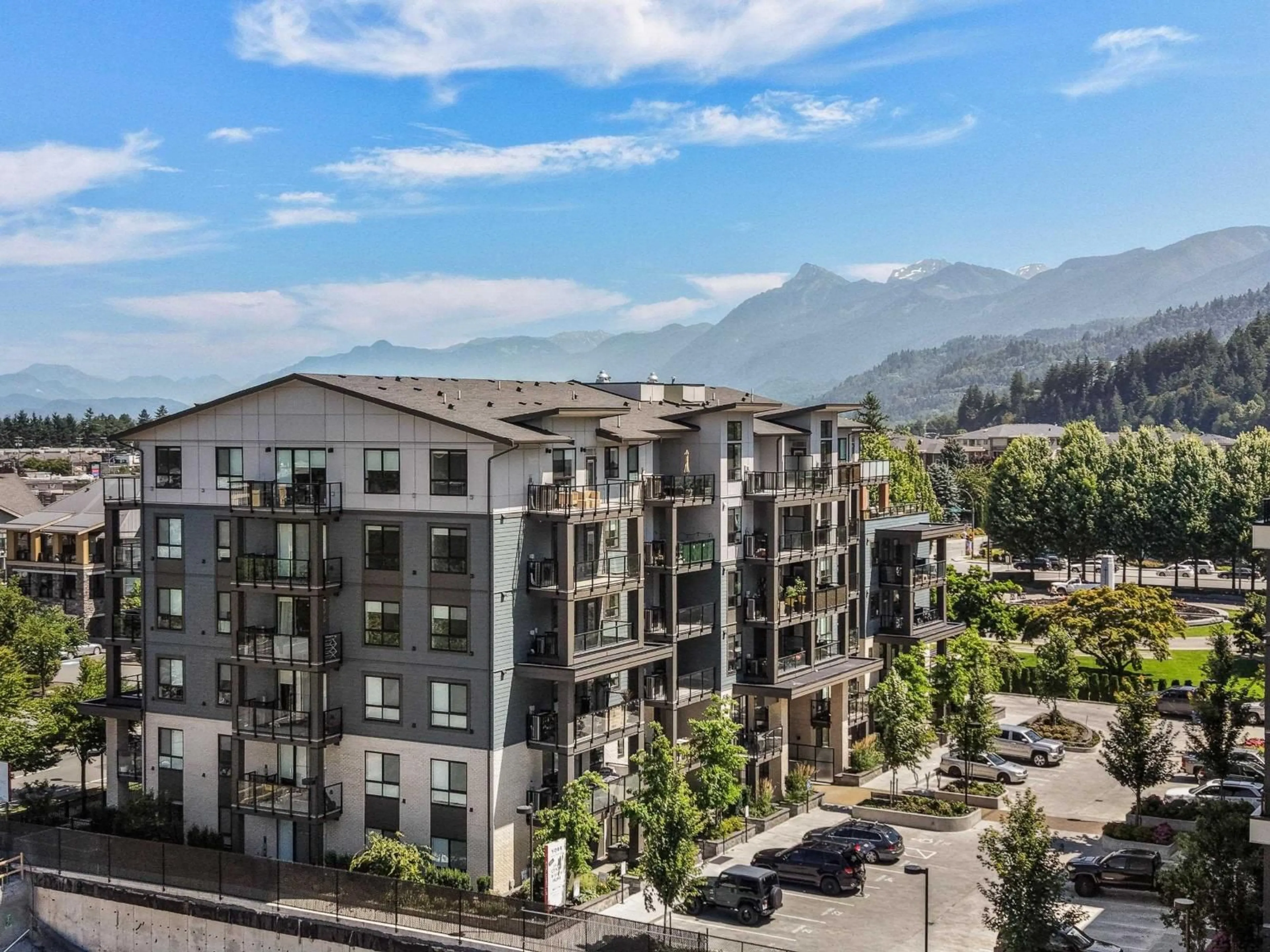 A pic from outside/outdoor area/front of a property/back of a property/a pic from drone, mountain view for 401 - 45497 CAMPUS DRIVE, Chilliwack British Columbia V2R6L8
