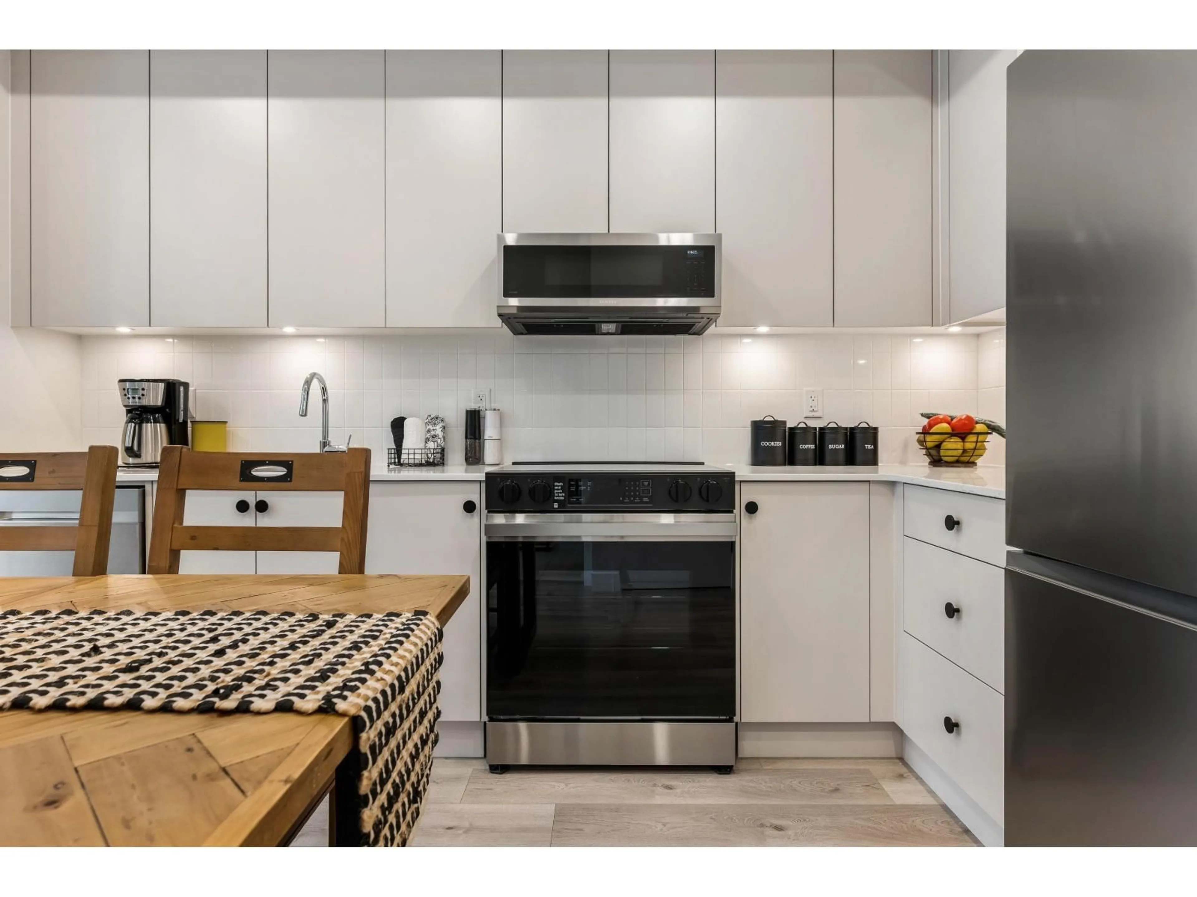 Open concept kitchen, unknown for 401 - 45497 CAMPUS DRIVE, Chilliwack British Columbia V2R6L8