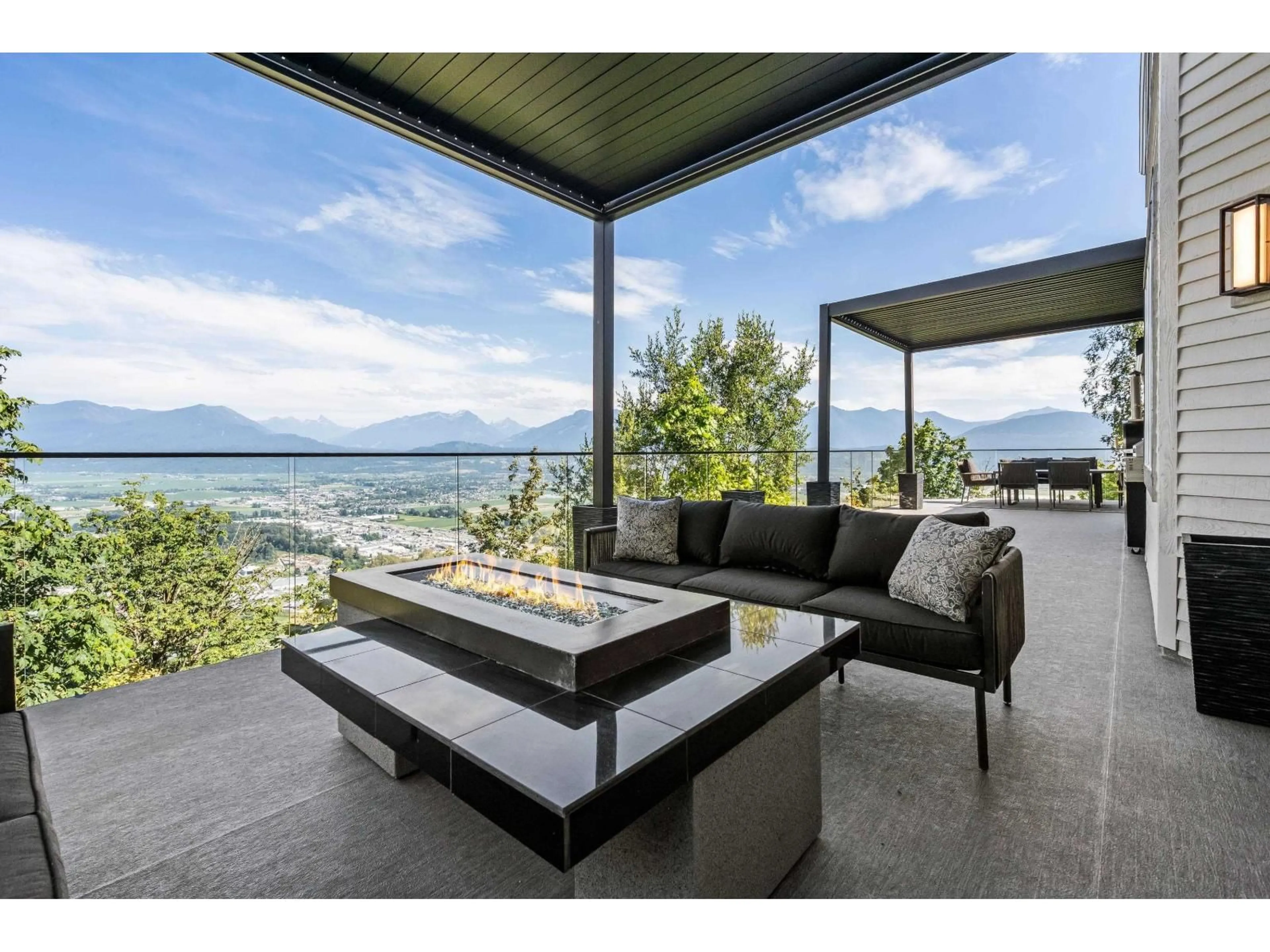 Patio, water/lake/river/ocean view for 43619 BRACKEN DRIVE, Chilliwack British Columbia V2R4A4