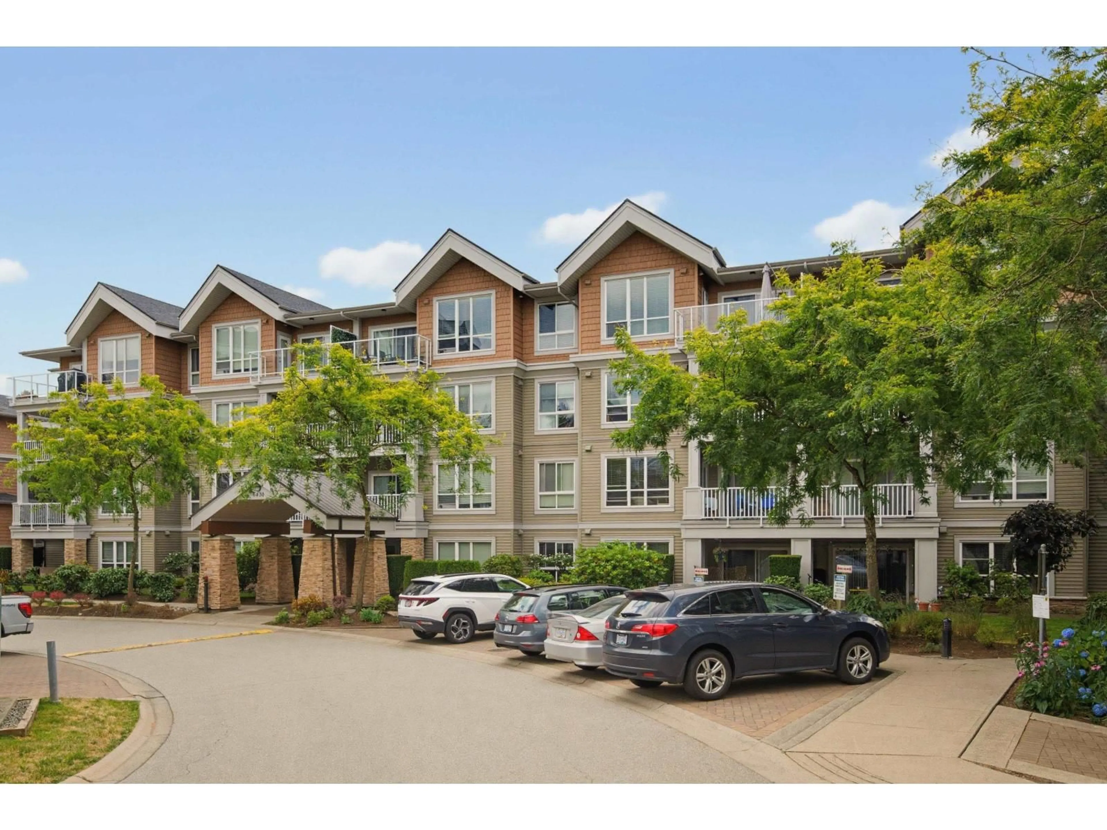 Unknown for 110 - 6430 194 STREET, Surrey British Columbia V4N6J7