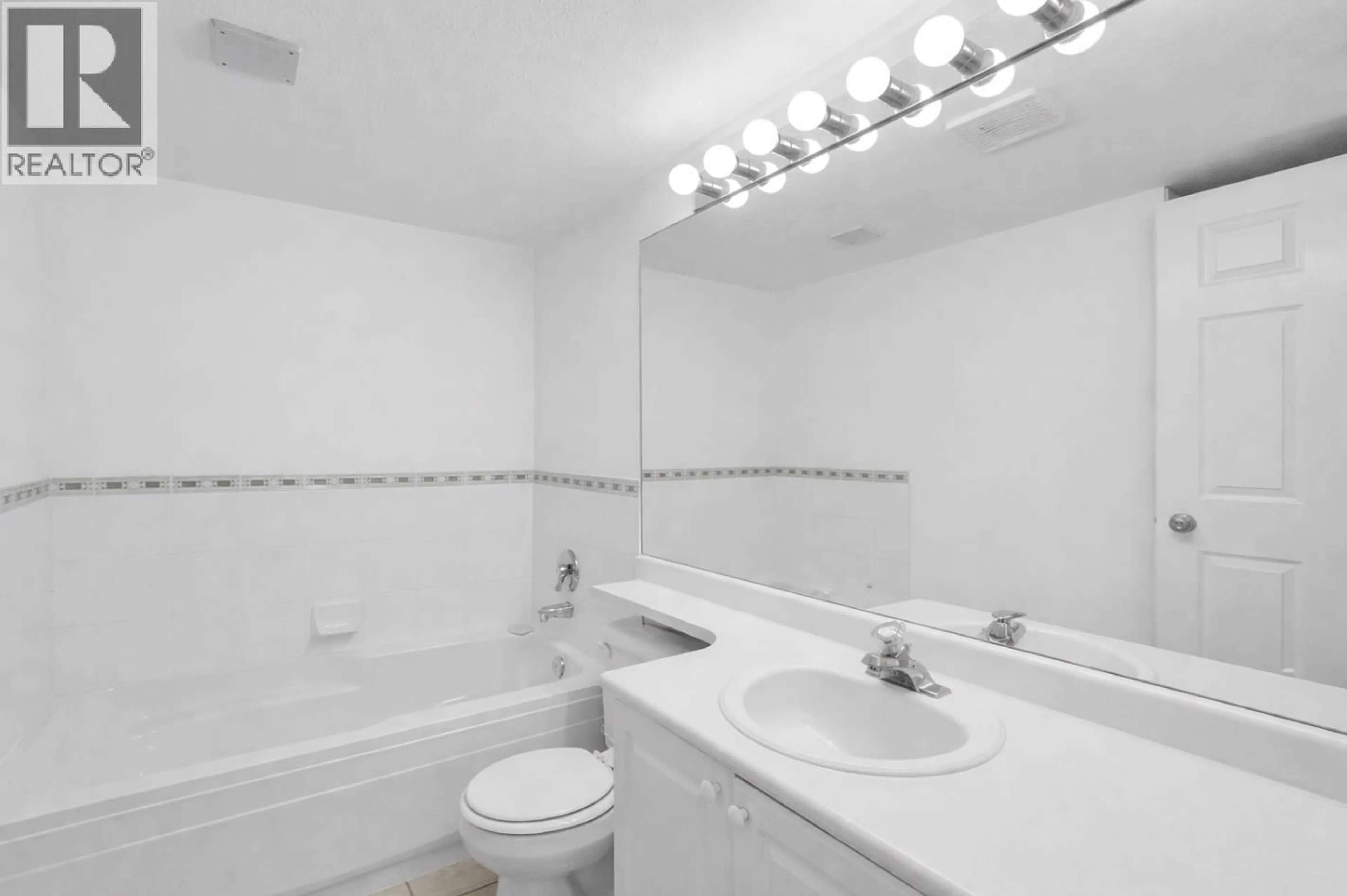 Standard bathroom, unknown for 313 - 3085 PRIMROSE LANE, Coquitlam British Columbia V3B7S3