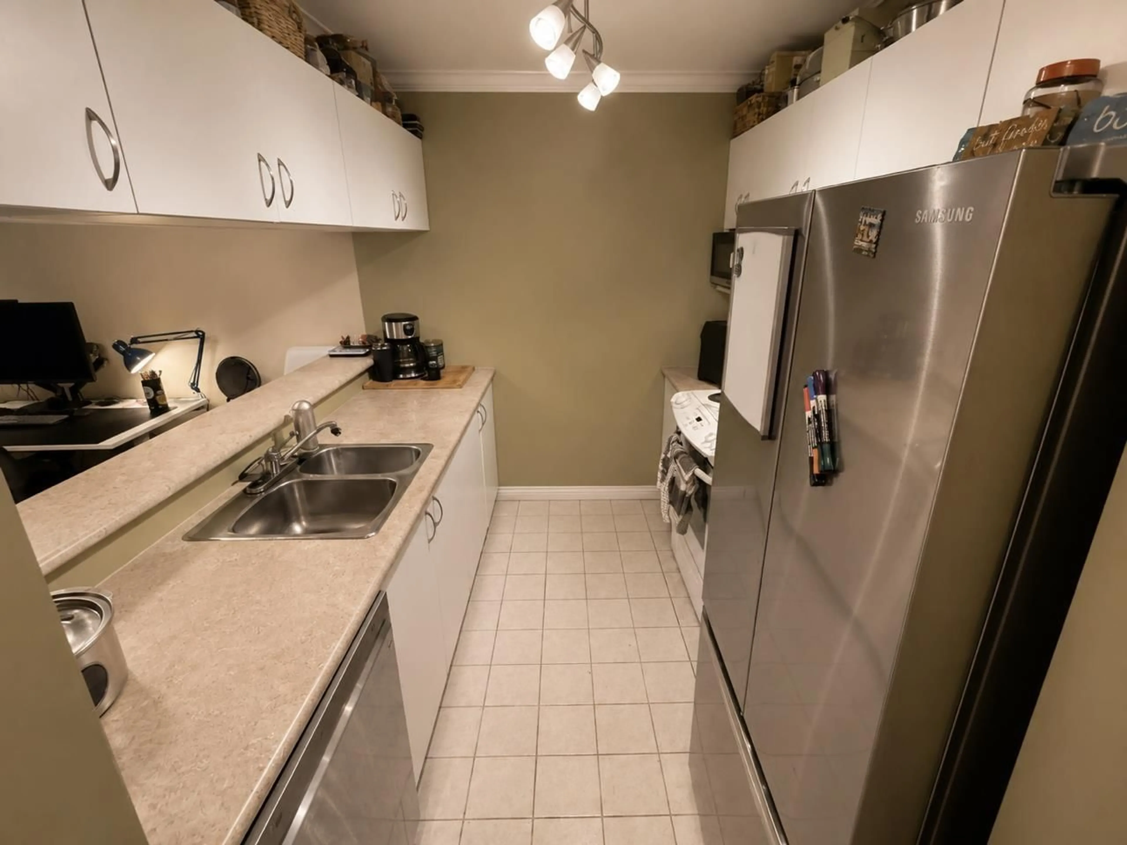 Standard kitchen, unknown for 407 - 10533 UNIVERSITY DRIVE, Surrey British Columbia V3T5T7