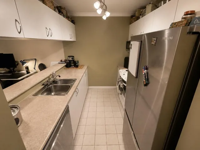 407 - 10533 UNIVERSITY DRIVE, Surrey 5