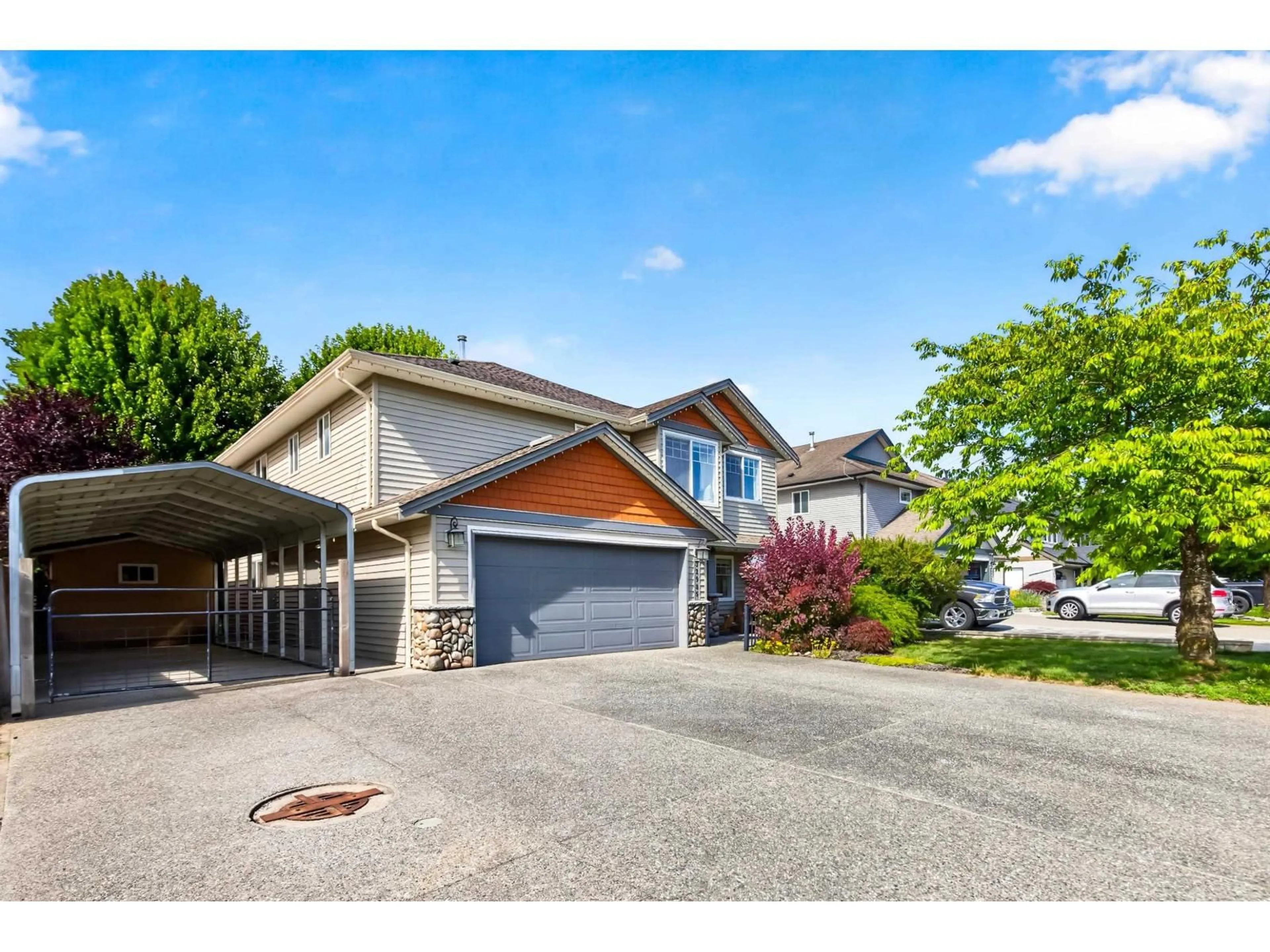 Home with vinyl exterior material, street for 32985 DESBRISAY AVENUE, Mission British Columbia V2V7R2