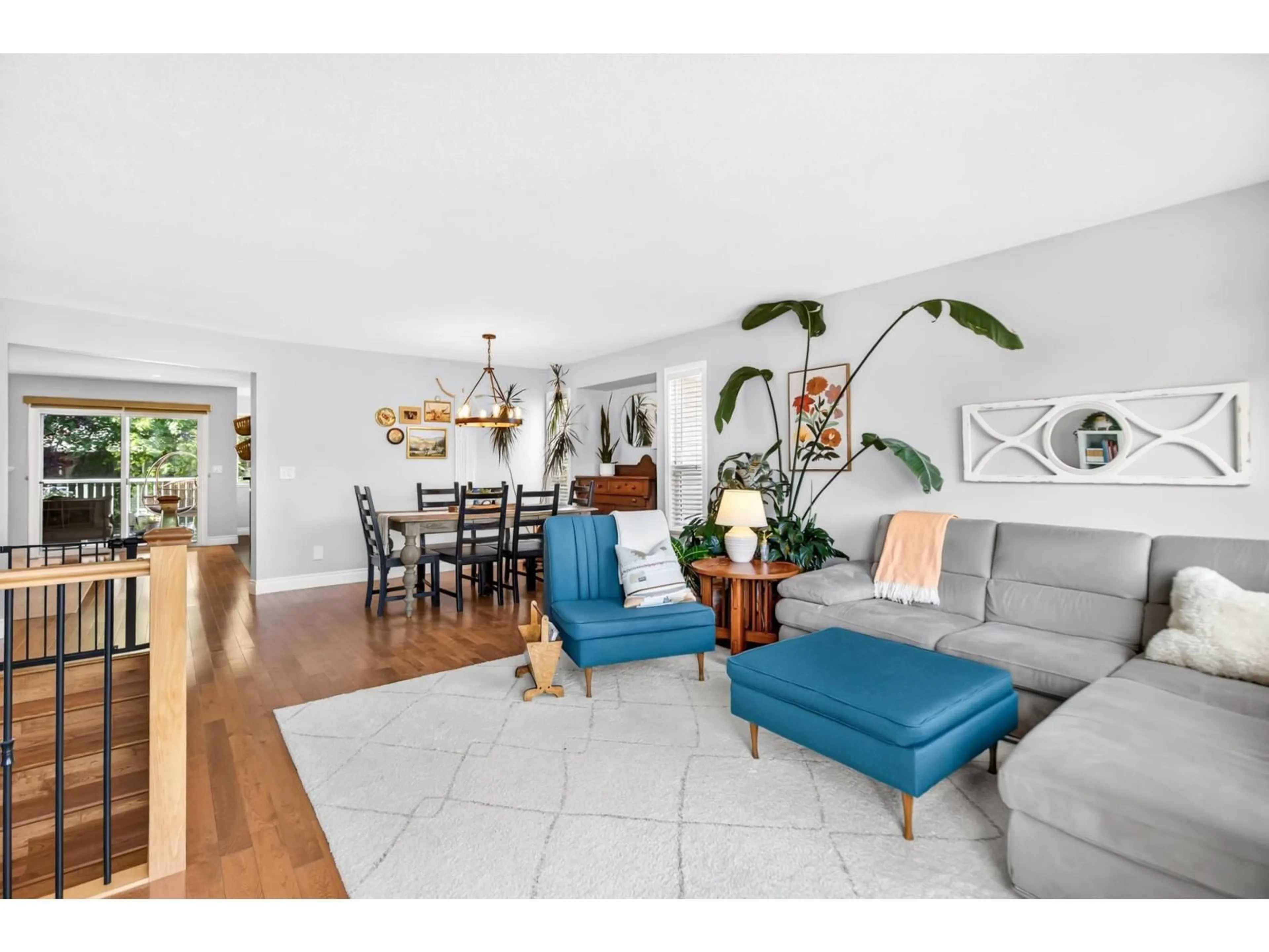 Living room with furniture, unknown for 32985 DESBRISAY AVENUE, Mission British Columbia V2V7R2