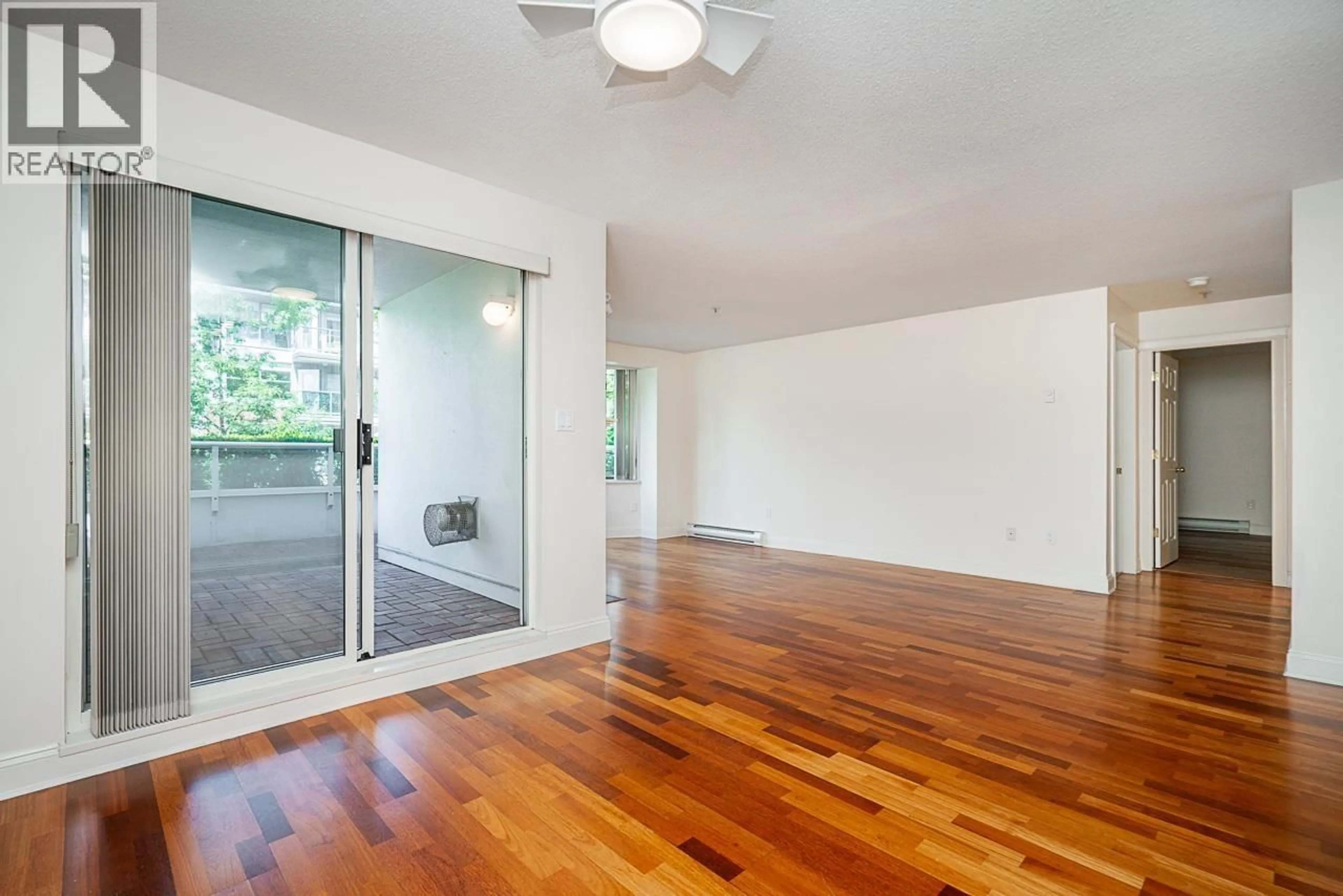Indoor foyer for 213 - 220 NEWPORT DRIVE, Port Moody British Columbia V3H5B8