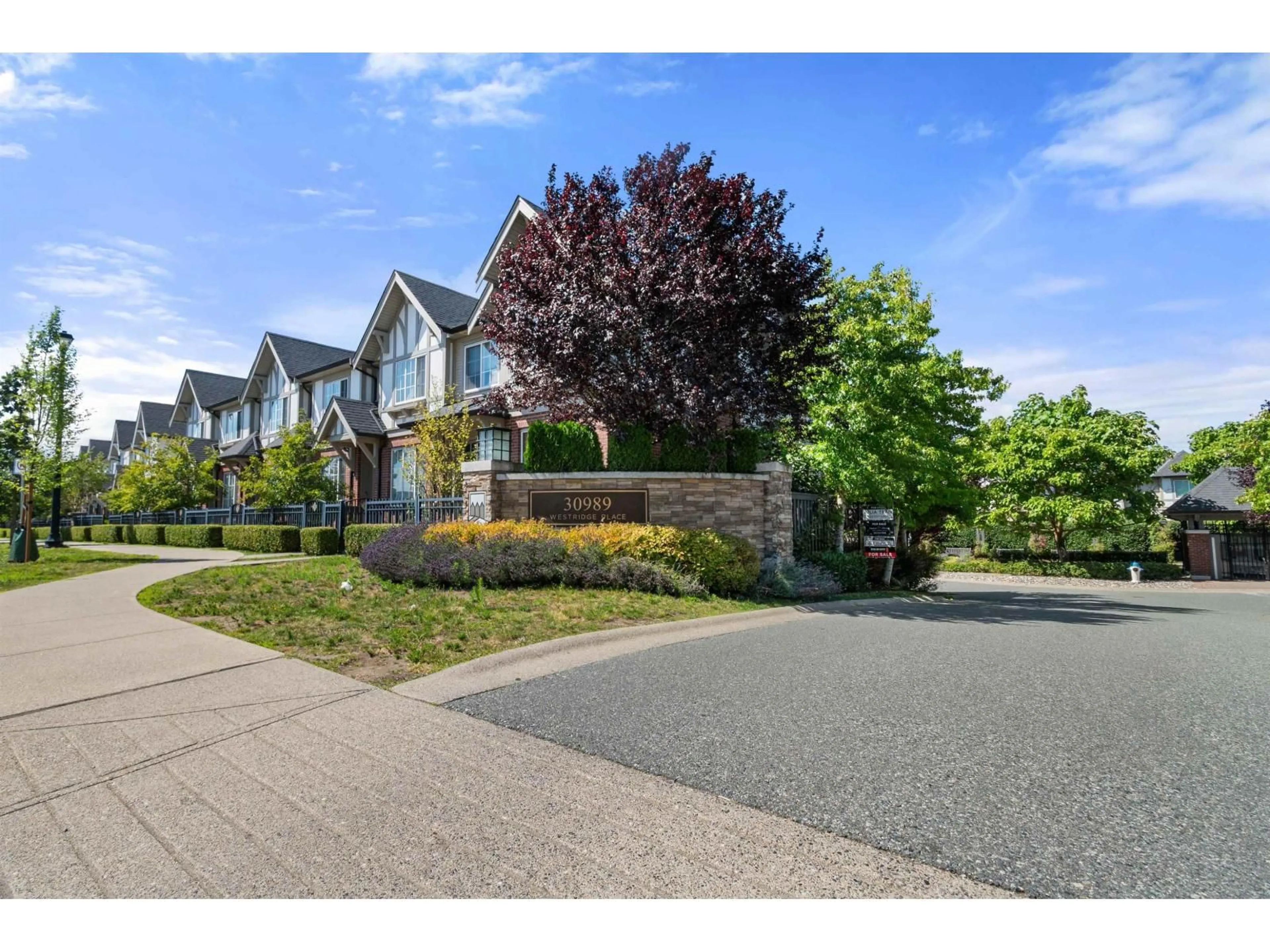 A pic from outside/outdoor area/front of a property/back of a property/a pic from drone, street for 15 - 30989 WESTRIDGE PLACE, Abbotsford British Columbia V2T0E7