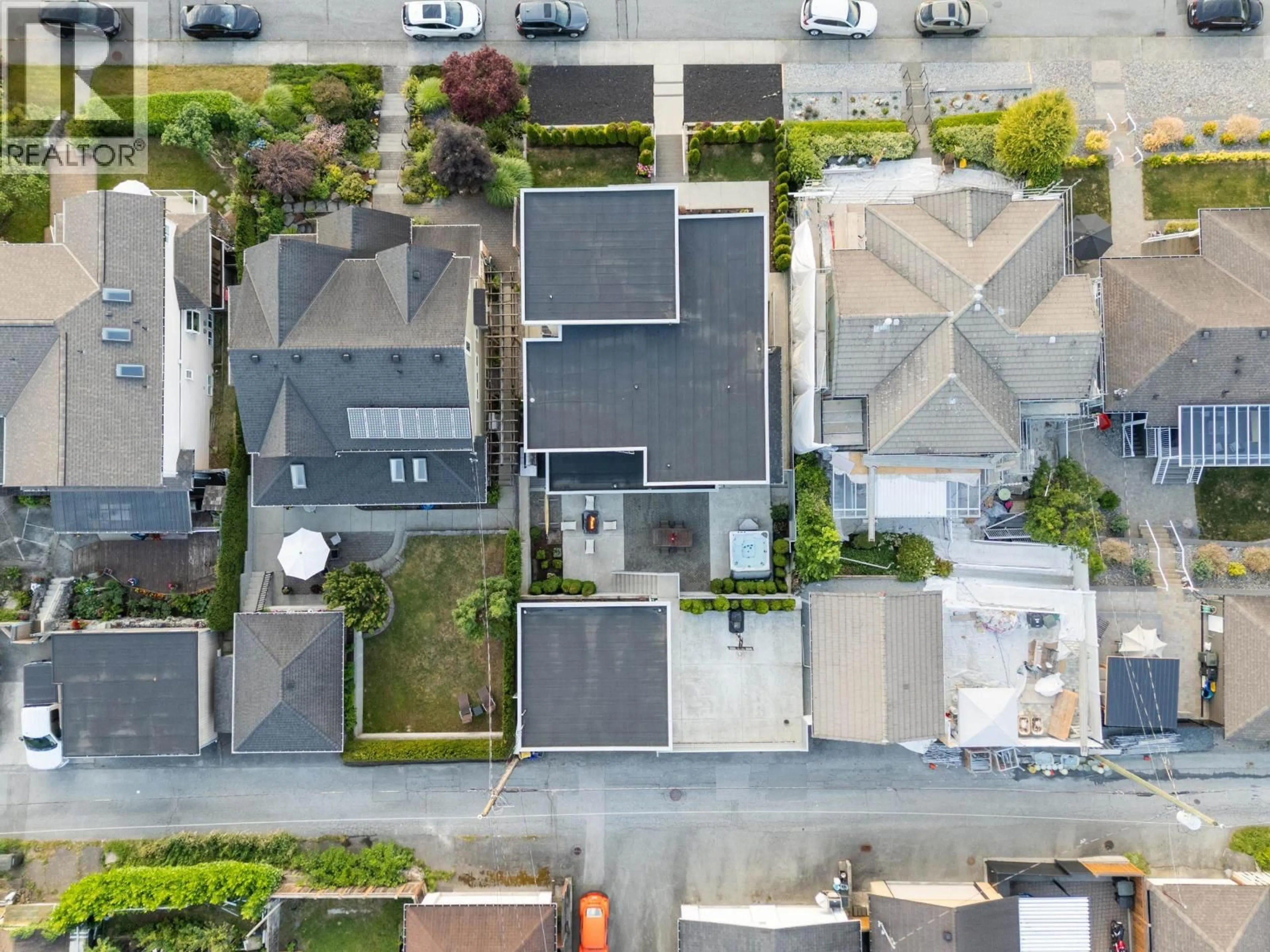 A pic from outside/outdoor area/front of a property/back of a property/a pic from drone, street for 6346 BURNS STREET, Burnaby British Columbia V5E1T2