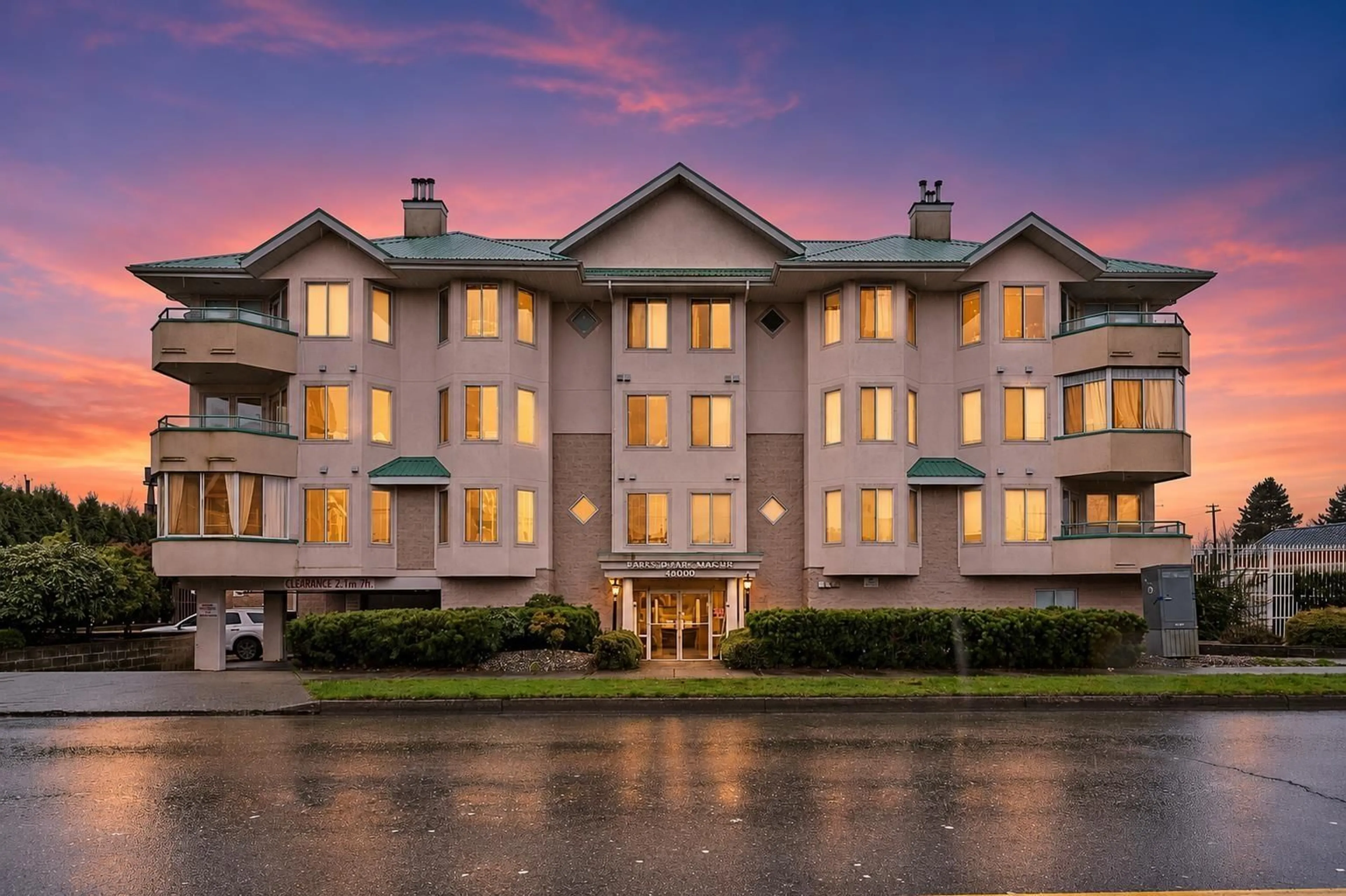 Patio, building for 204 - 46000 FIRST AVENUE, Chilliwack British Columbia V2P1W1