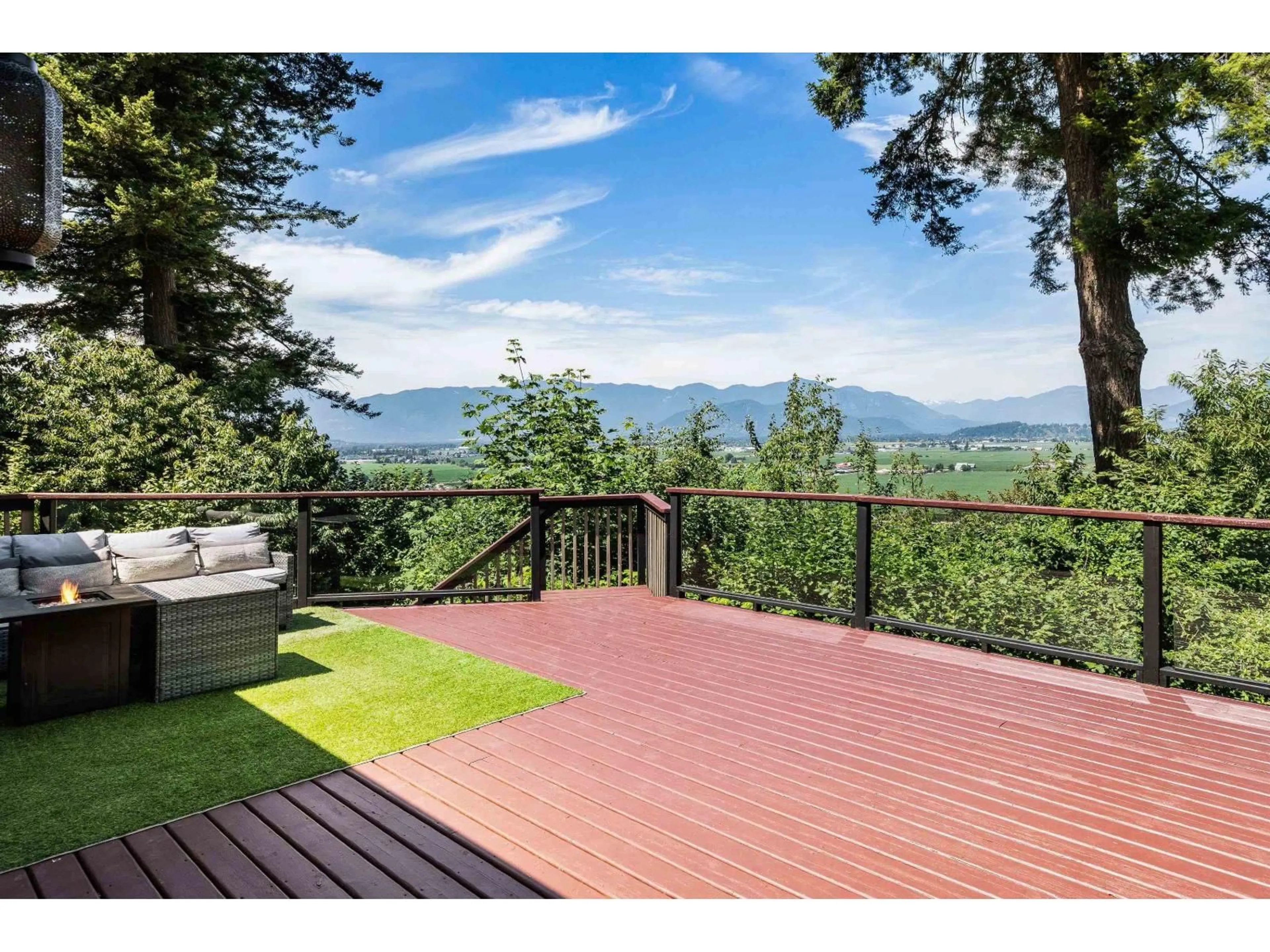 A pic from outside/outdoor area/front of a property/back of a property/a pic from drone, mountain view for 47750 ELK VIEW ROAD, Chilliwack British Columbia V2R4S5