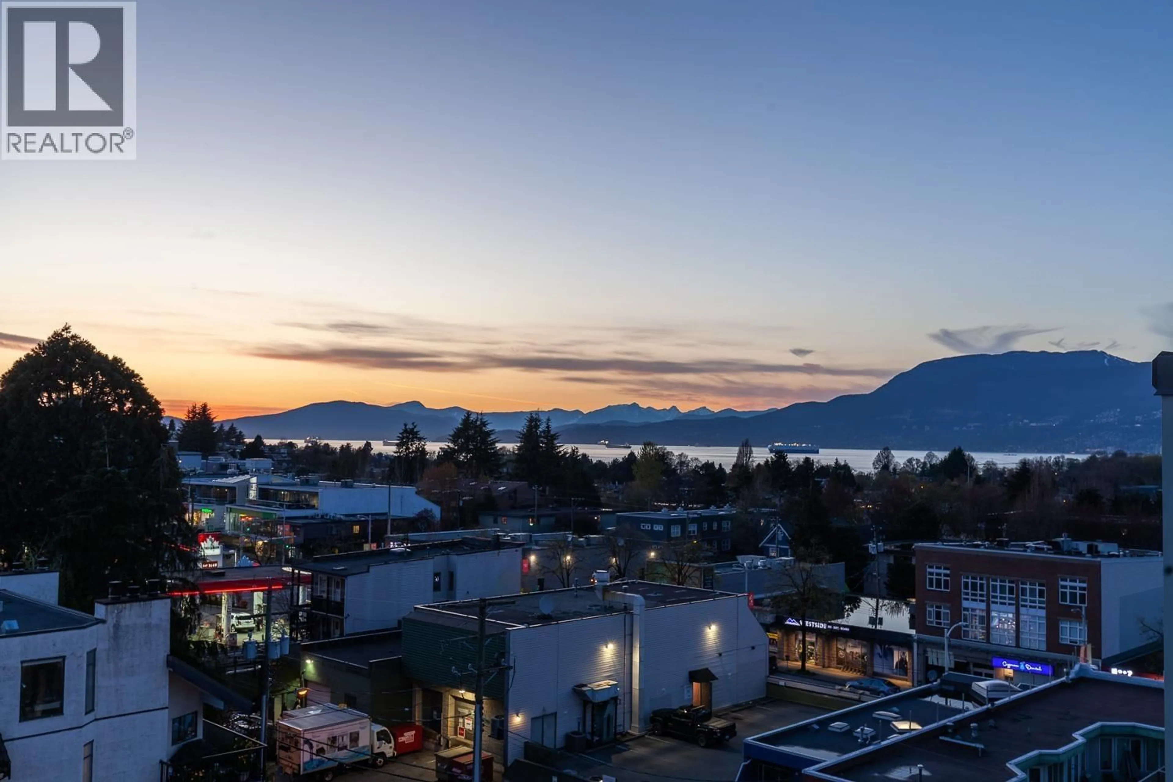 A pic from outside/outdoor area/front of a property/back of a property/a pic from drone, mountain view for 505 - 1819 5TH AVENUE, Vancouver British Columbia V6J1P5