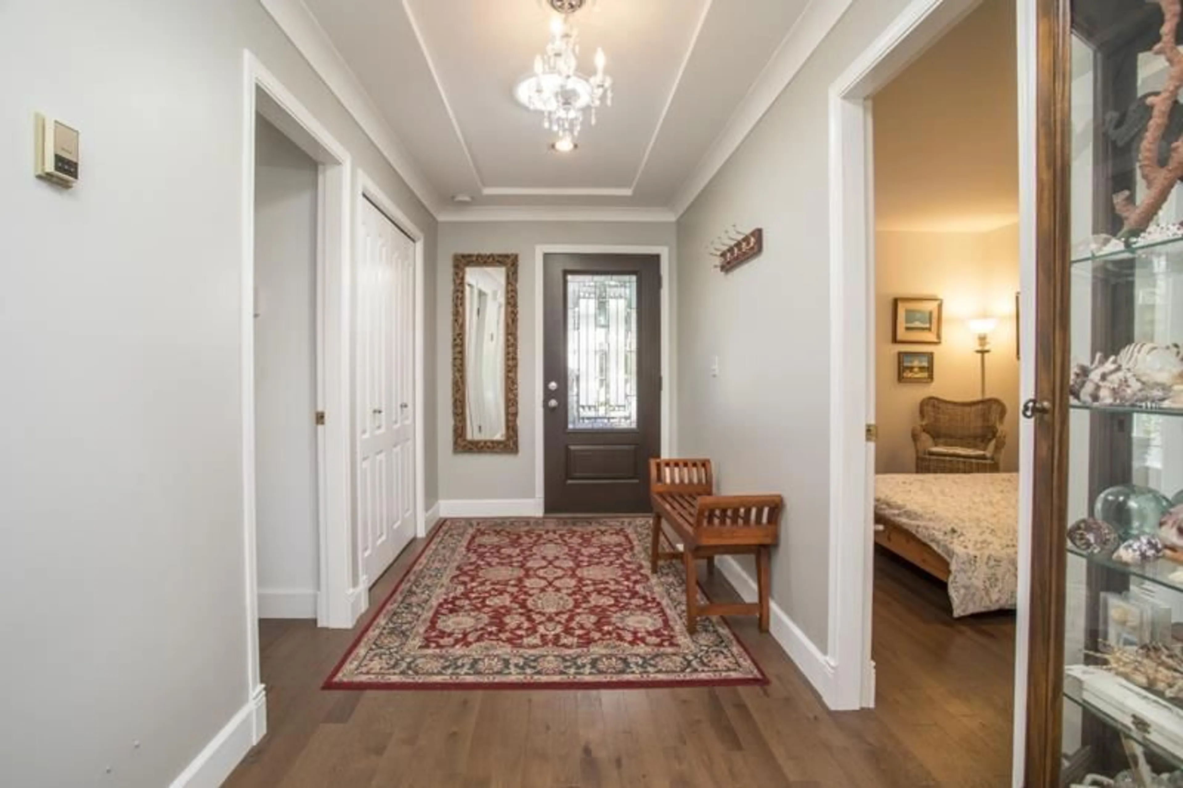 Indoor entryway for 4 - 12975 17 AVENUE, Surrey British Columbia V4A8T3