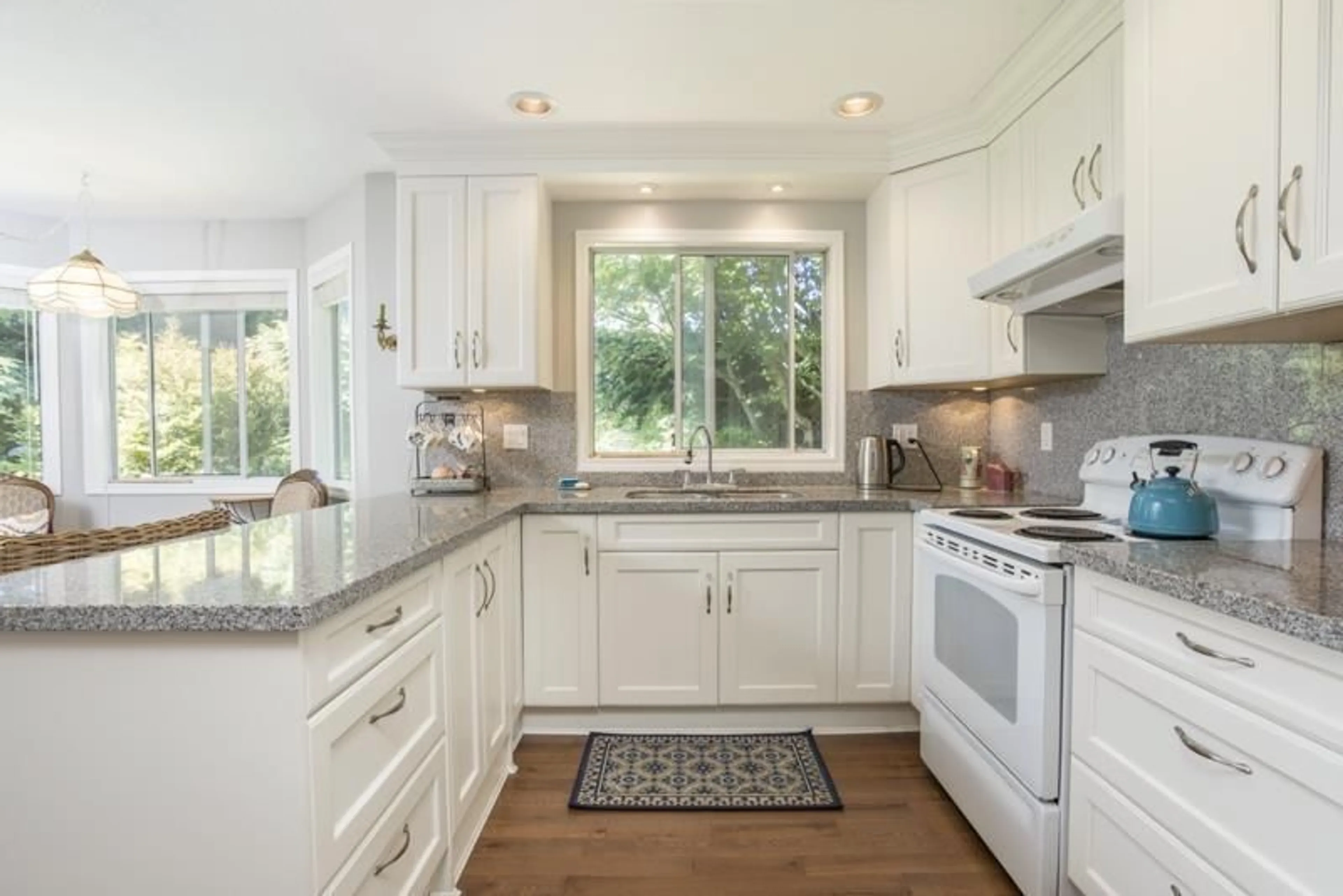 Unknown for 4 - 12975 17 AVENUE, Surrey British Columbia V4A8T3