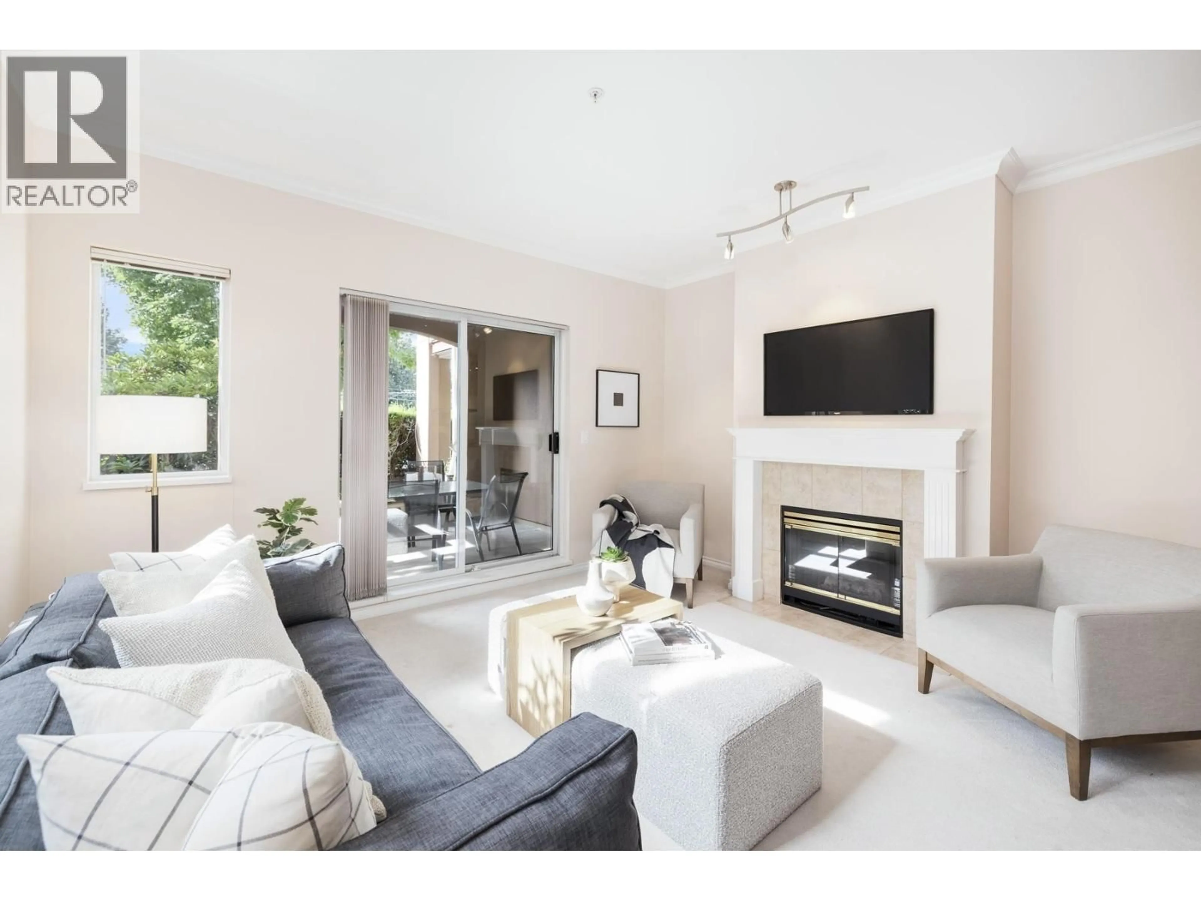 Living room with furniture, unknown for 206 - 678 QUEENS ROAD, North Vancouver British Columbia V7N2L3