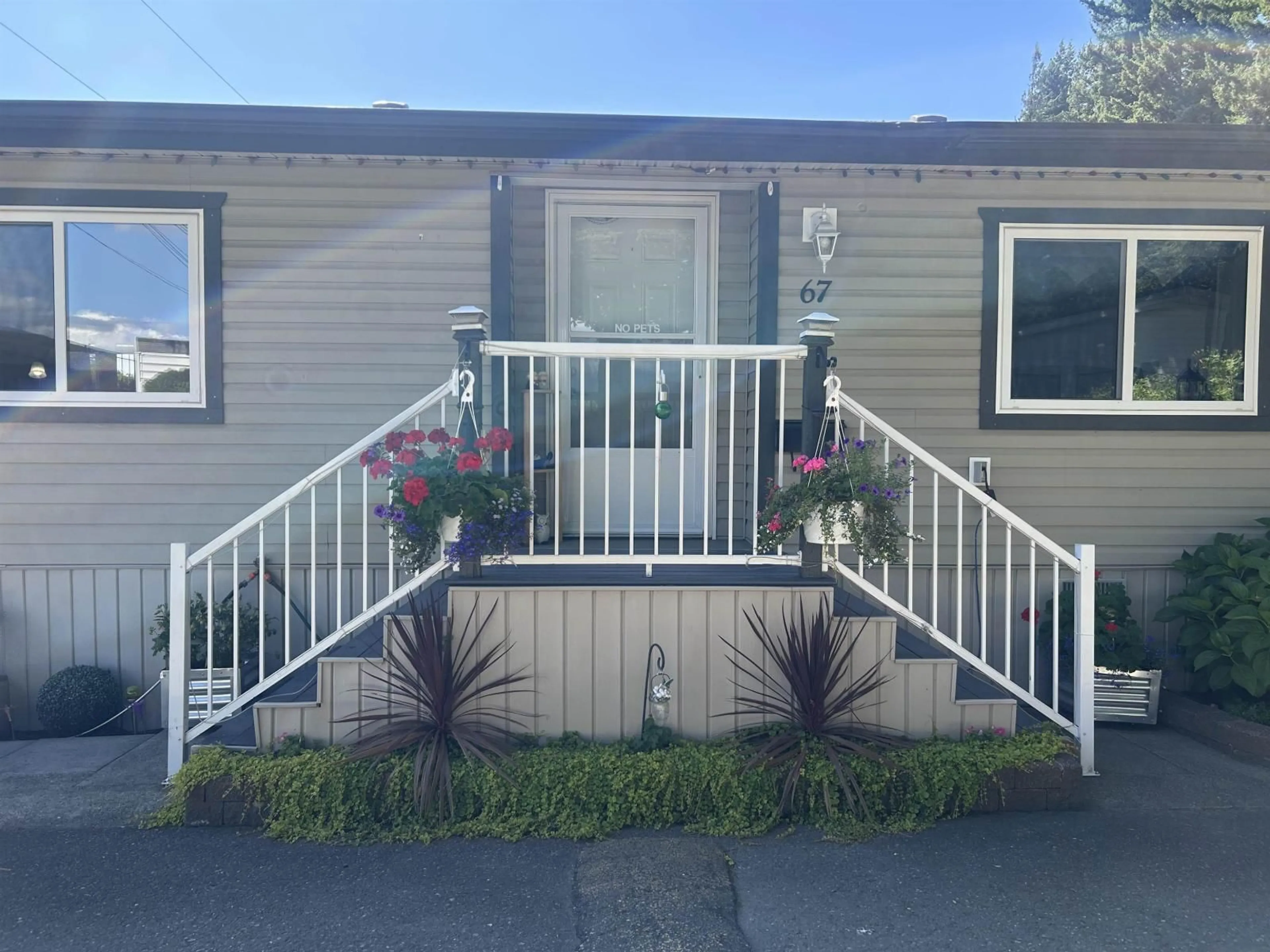 Home with vinyl exterior material, street for 67 - 5742 UNSWORTH ROAD, Chilliwack British Columbia V2R3A2