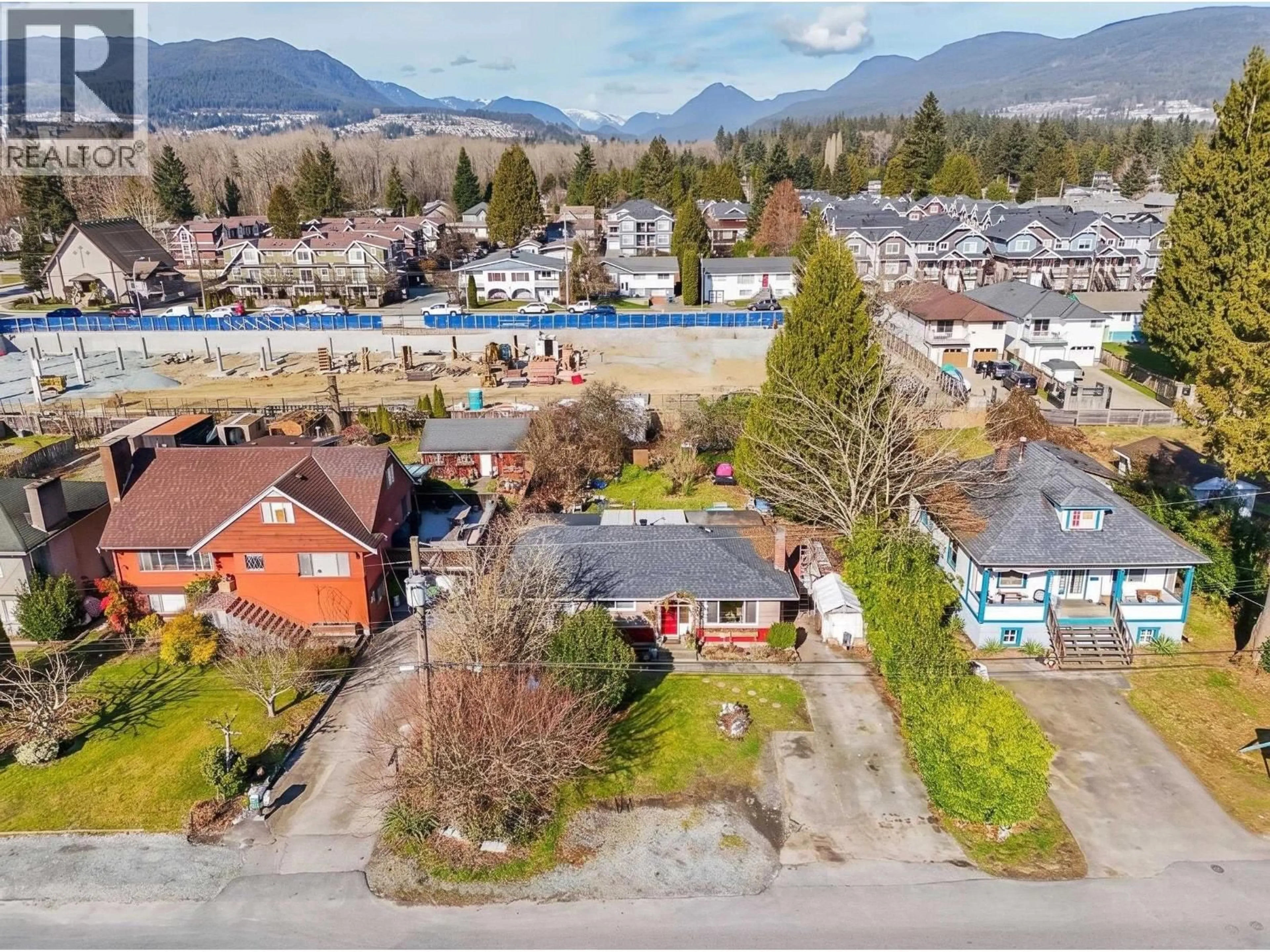 A pic from outside/outdoor area/front of a property/back of a property/a pic from drone, mountain view for 2159 GRANT AVENUE, Port Coquitlam British Columbia V3B1R1