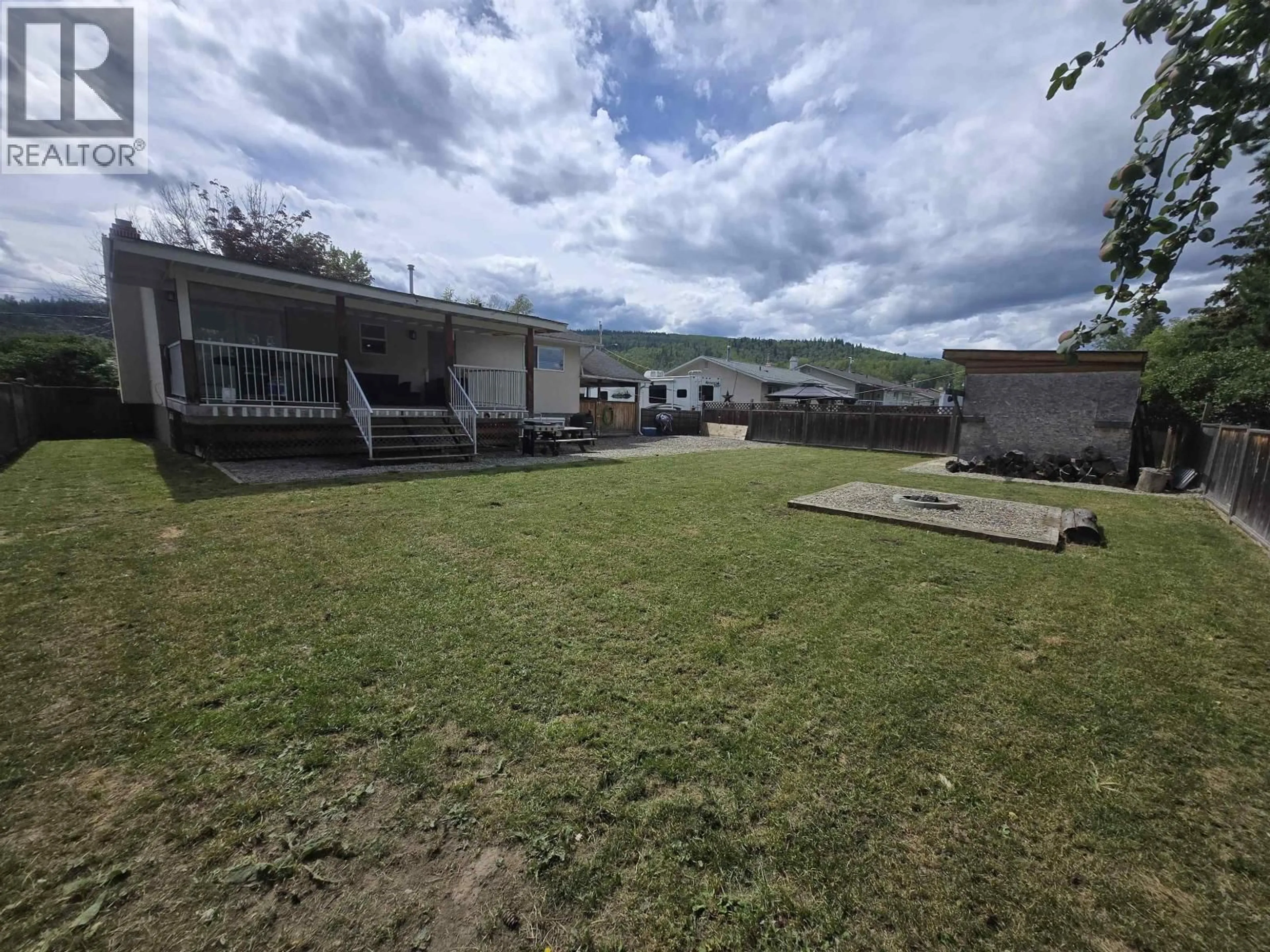 A pic from outside/outdoor area/front of a property/back of a property/a pic from drone, mountain view for 437 ROBERTSON AVENUE, Quesnel British Columbia V2J3L3