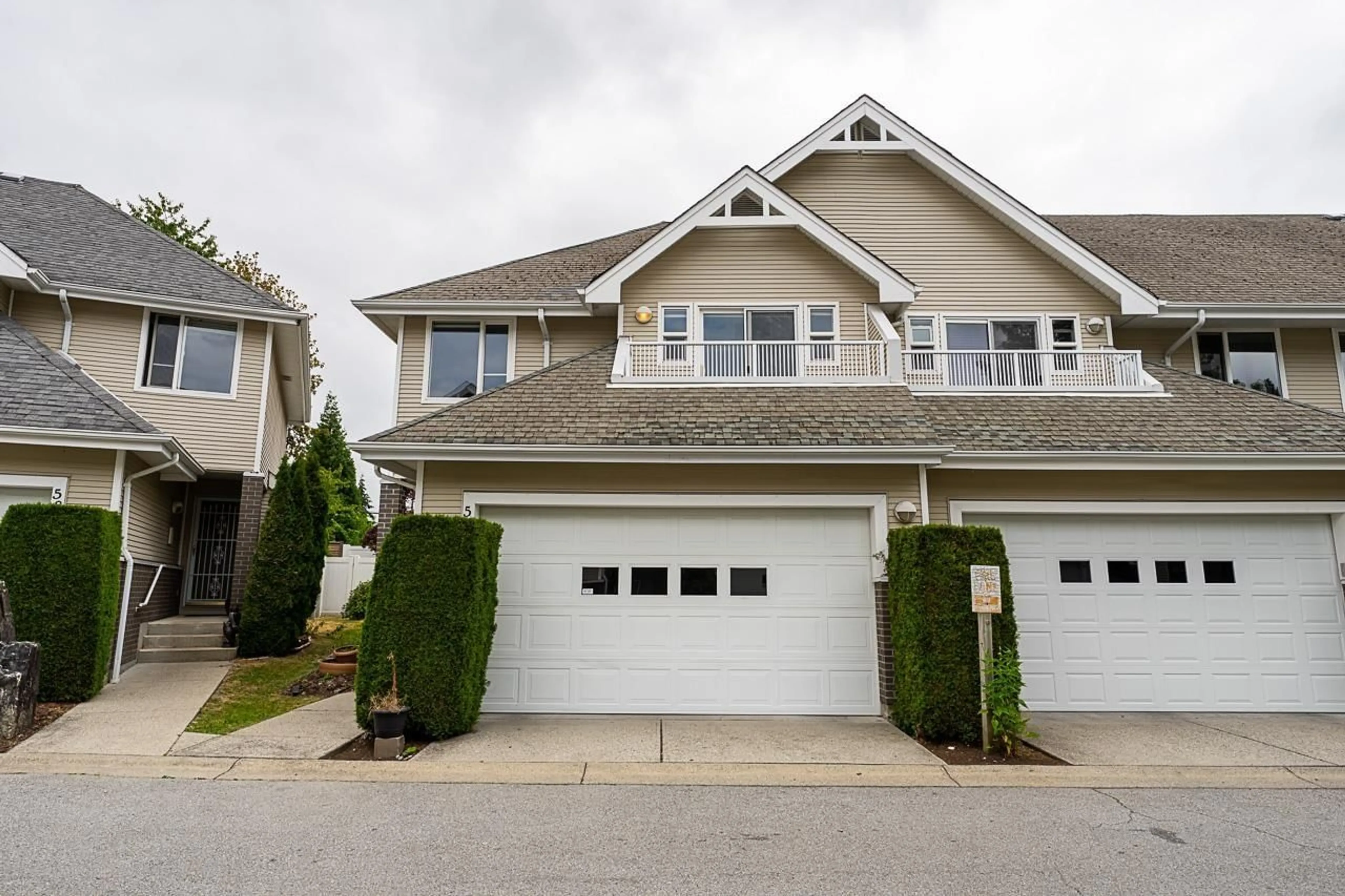 Home with vinyl exterior material, street for 59 - 13918 58 AVENUE, Surrey British Columbia V3X3N8