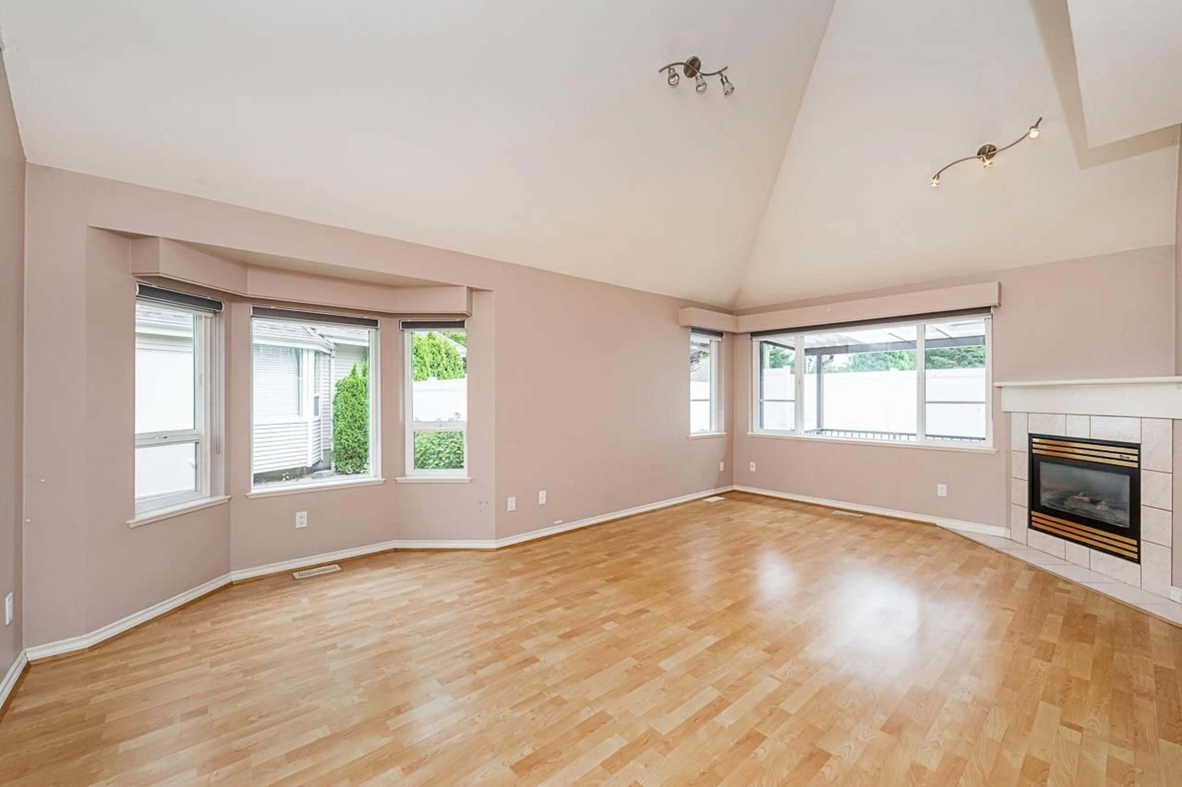 A pic of a room for 59 - 13918 58 AVENUE, Surrey British Columbia V3X3N8