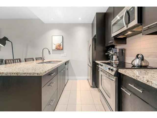 203 - 2970 KING GEORGE BOULEVARD, Surrey 5